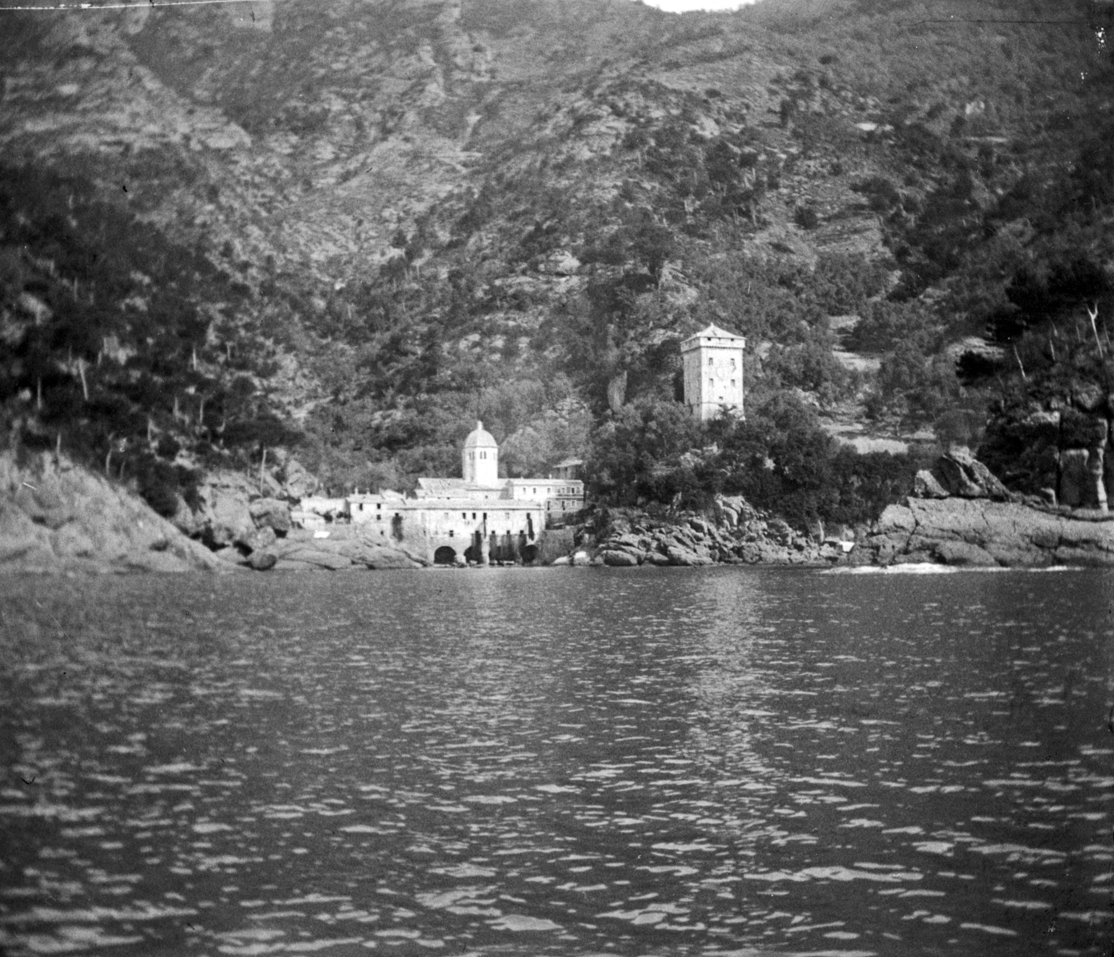 Bucht von San Fruttuoso vom Meer (März/April 1903), 87326 sn R_o (DRM CC BY-NC-SA)