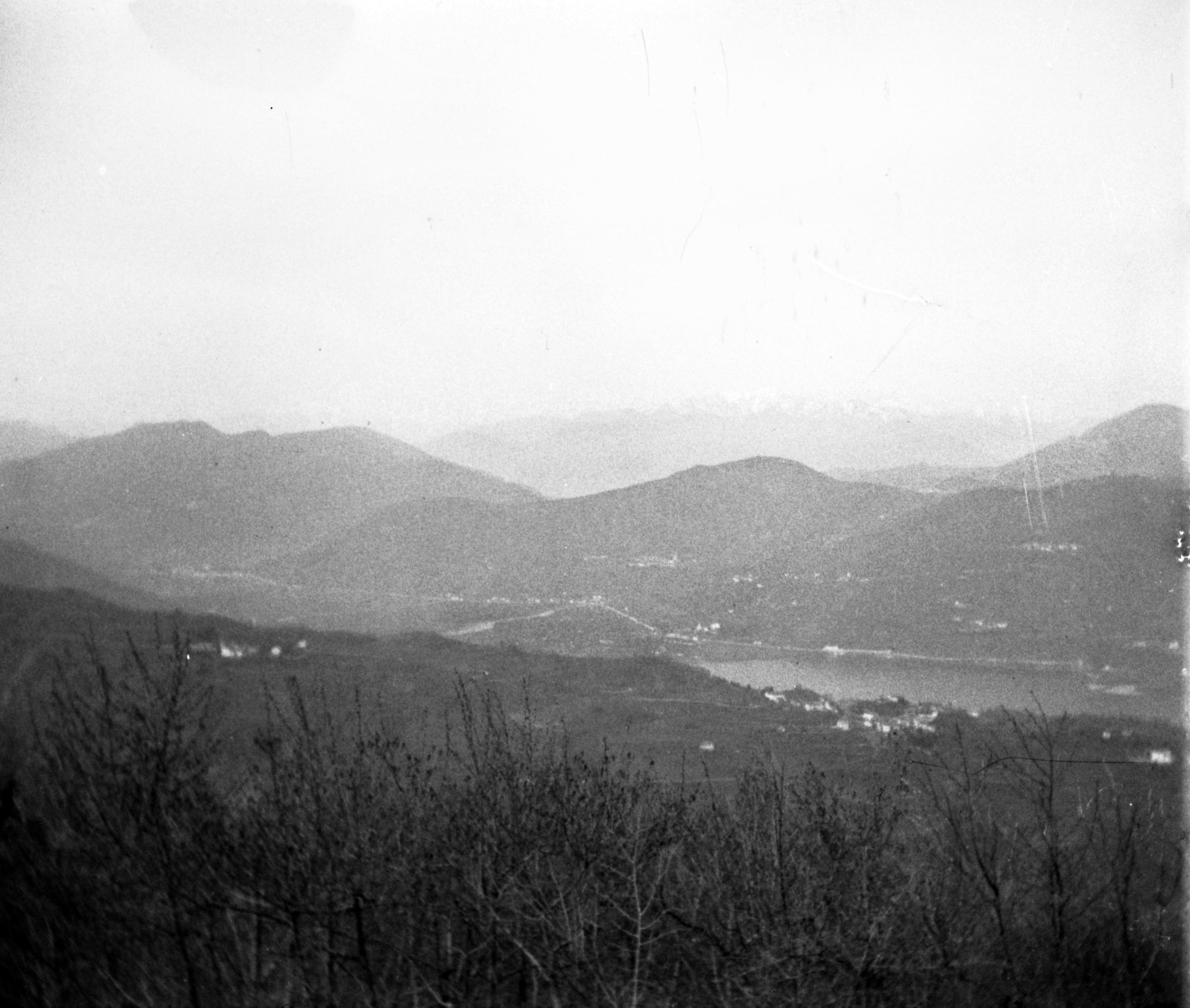 Aussicht vom Monte San Salvatore in Lugano (April 1903), 87368 sn R_o.jpg (DRM CC BY-NC-SA)