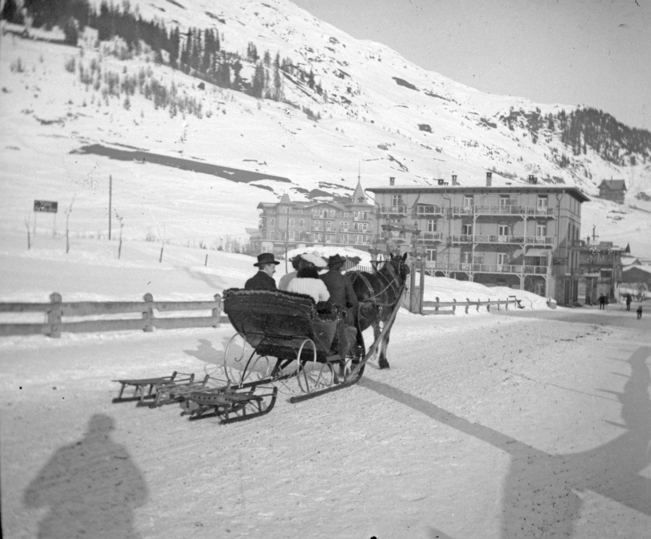 Pferdeschlitten auf der Promenade in Davos (Dezember 1903-Januar 1904), 87452 sn R_o.jpg (DRM CC BY-NC-SA)