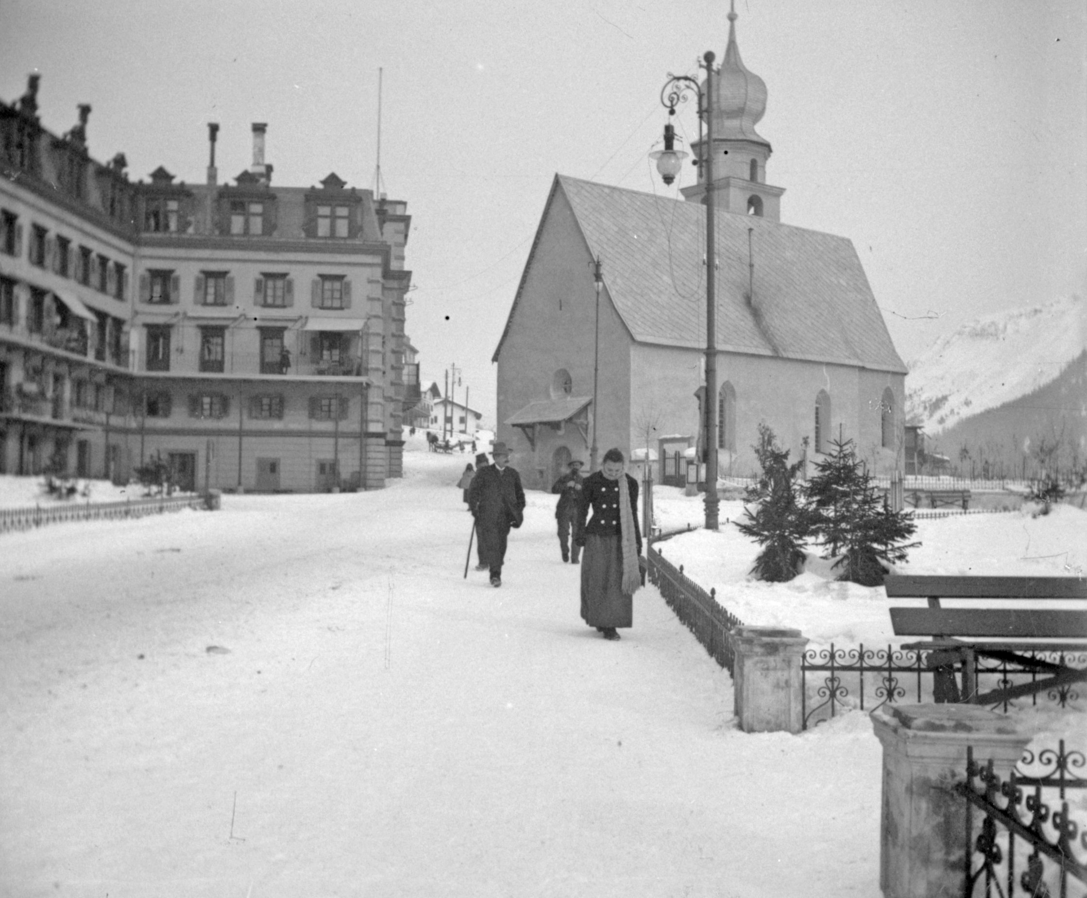 Kurhaus Seehof und St. Theodul-Kirche in Davos (Dezember 1903-Januar 1904), 87453 sn R_o.jpg (DRM CC BY-NC-SA)