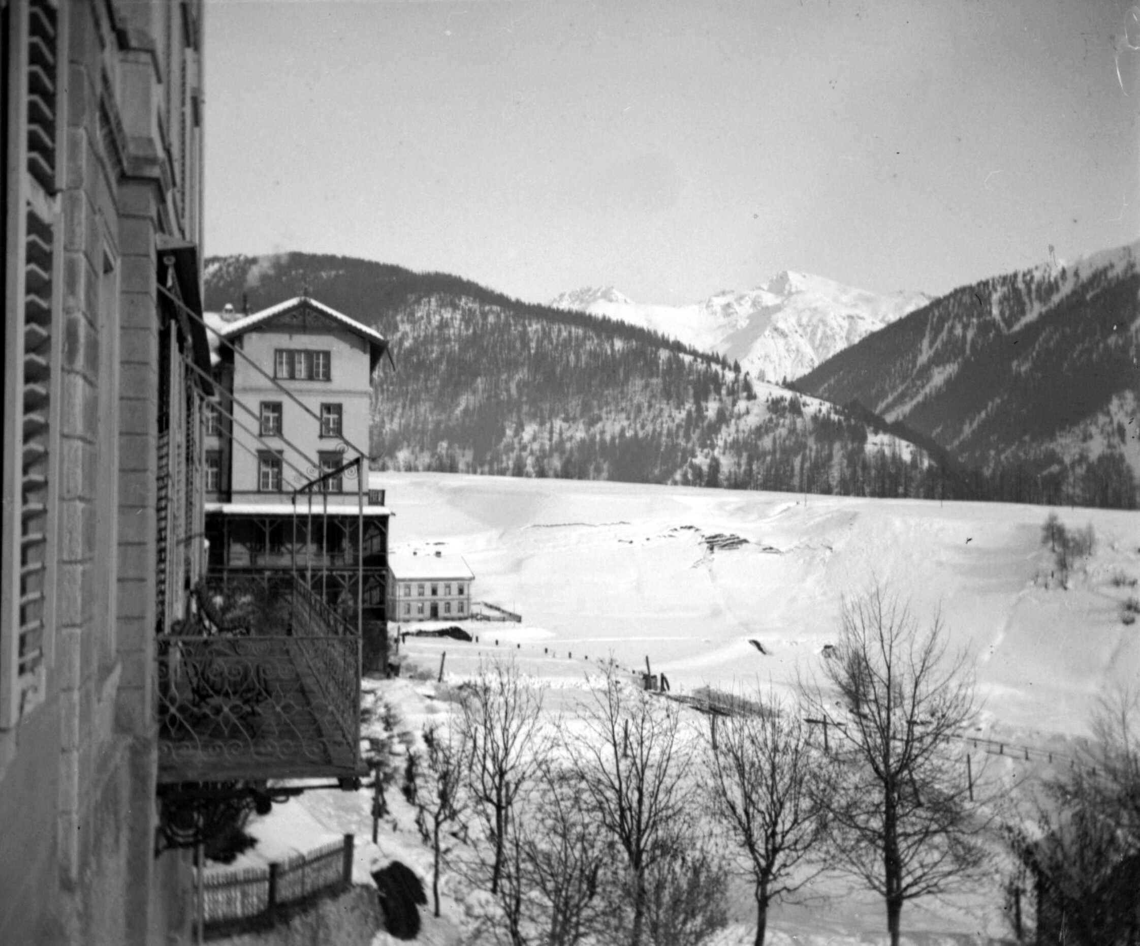 Aussicht vom Hotel Bellevue in Wiesen (28.12.1903), 87482 sn R (DRM CC BY-NC-SA)