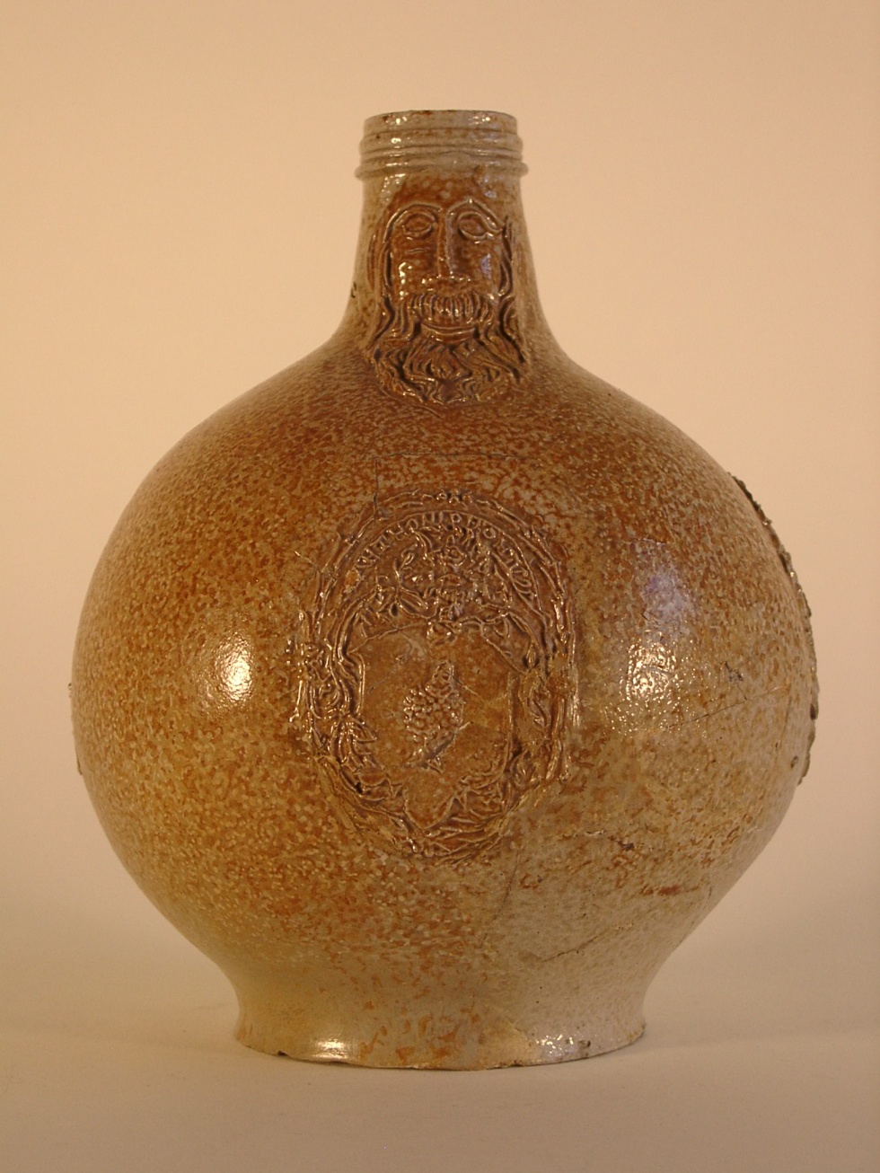 Bartmannkrug (Stiftung KERAMION - Zentrum für moderne+historische Keramik CC BY-NC-SA)