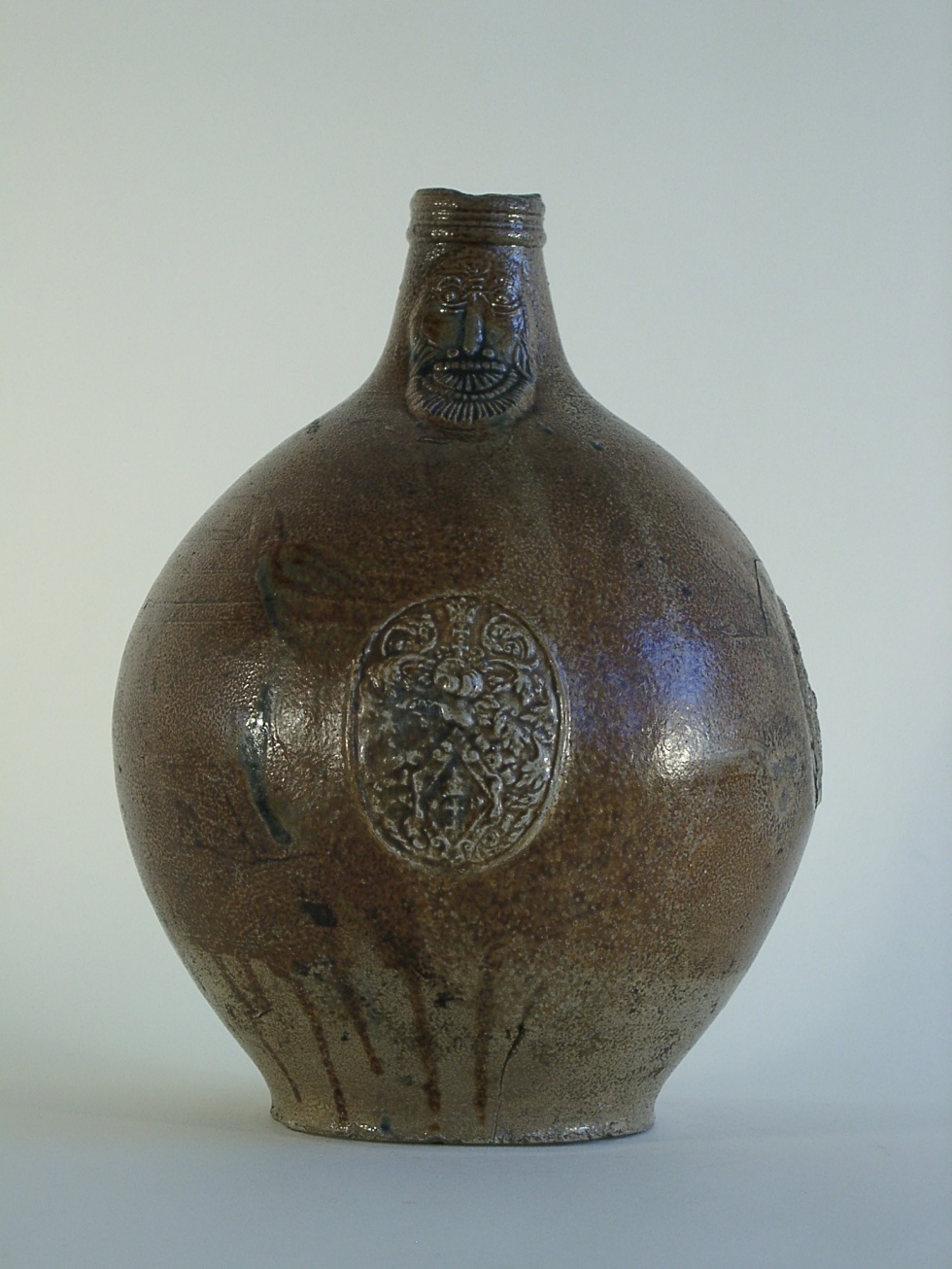Bartmannkrug (Stiftung KERAMION - Zentrum für moderne+historische Keramik CC BY-NC-SA)