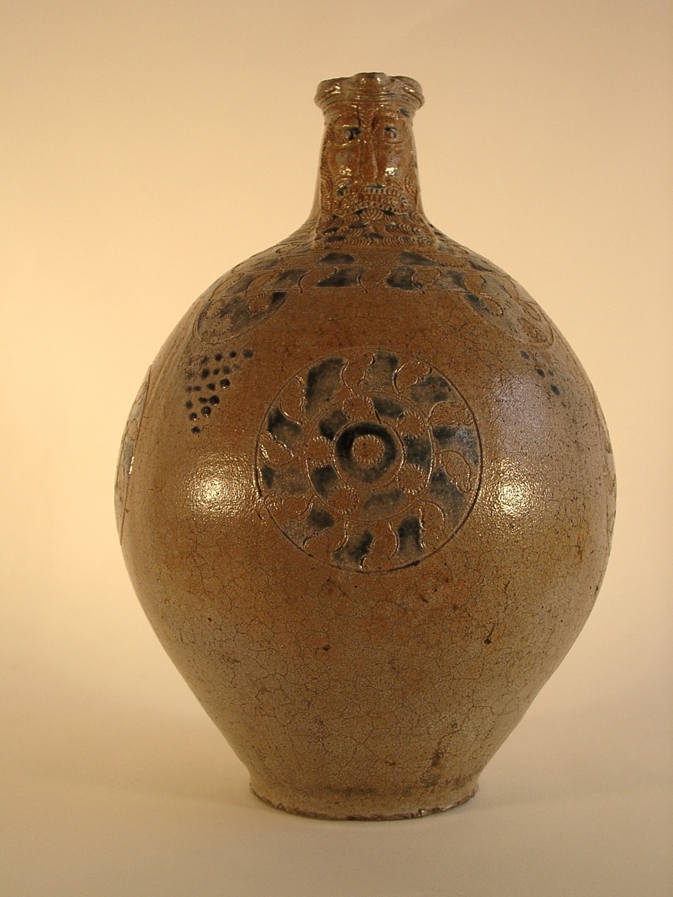 Bartmannkanne (Stiftung KERAMION - Zentrum für moderne+historische Keramik CC BY-NC-SA)