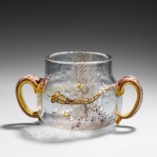 Vase mit Kuckuck und Primelblüten (Glasmuseum Hentrich, Kunstpalast CC BY-NC-SA)