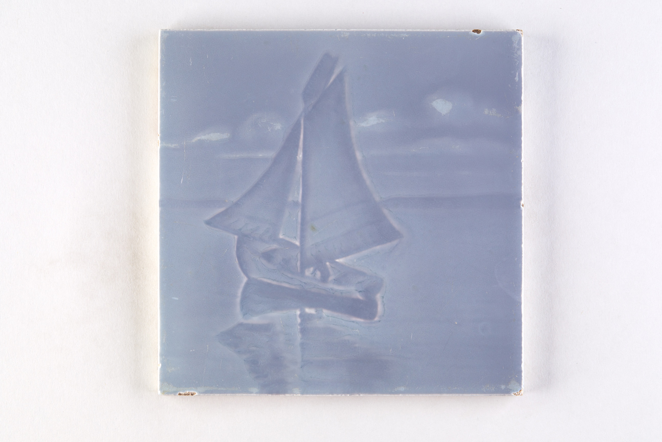 Kleines Segelboot, Bildmotiv monochrom (KreisMuseum Zons CC BY-NC-SA)