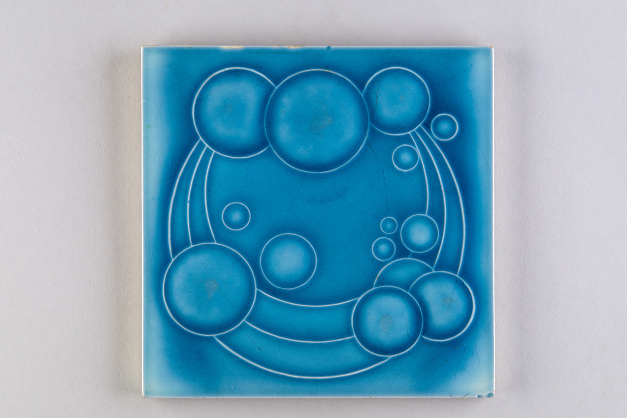 geometrischer Dekor aus Kreisen, "Luftblasen im Wasser" (KreisMuseum Zons CC BY-NC-SA)