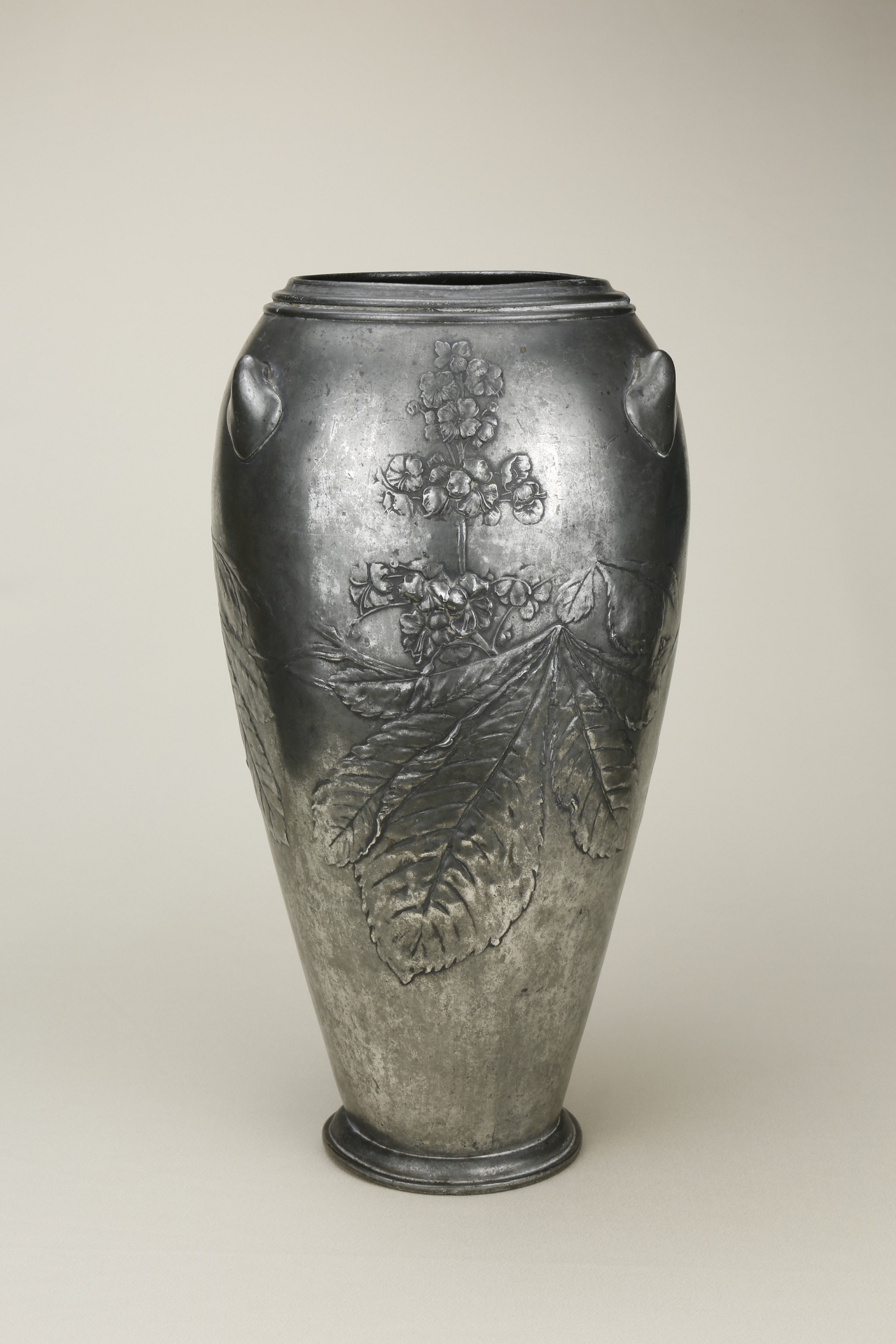 Vase mit Kastaniendekor. Kayser 4184 (KreisMuseum Zons CC BY-NC-SA)