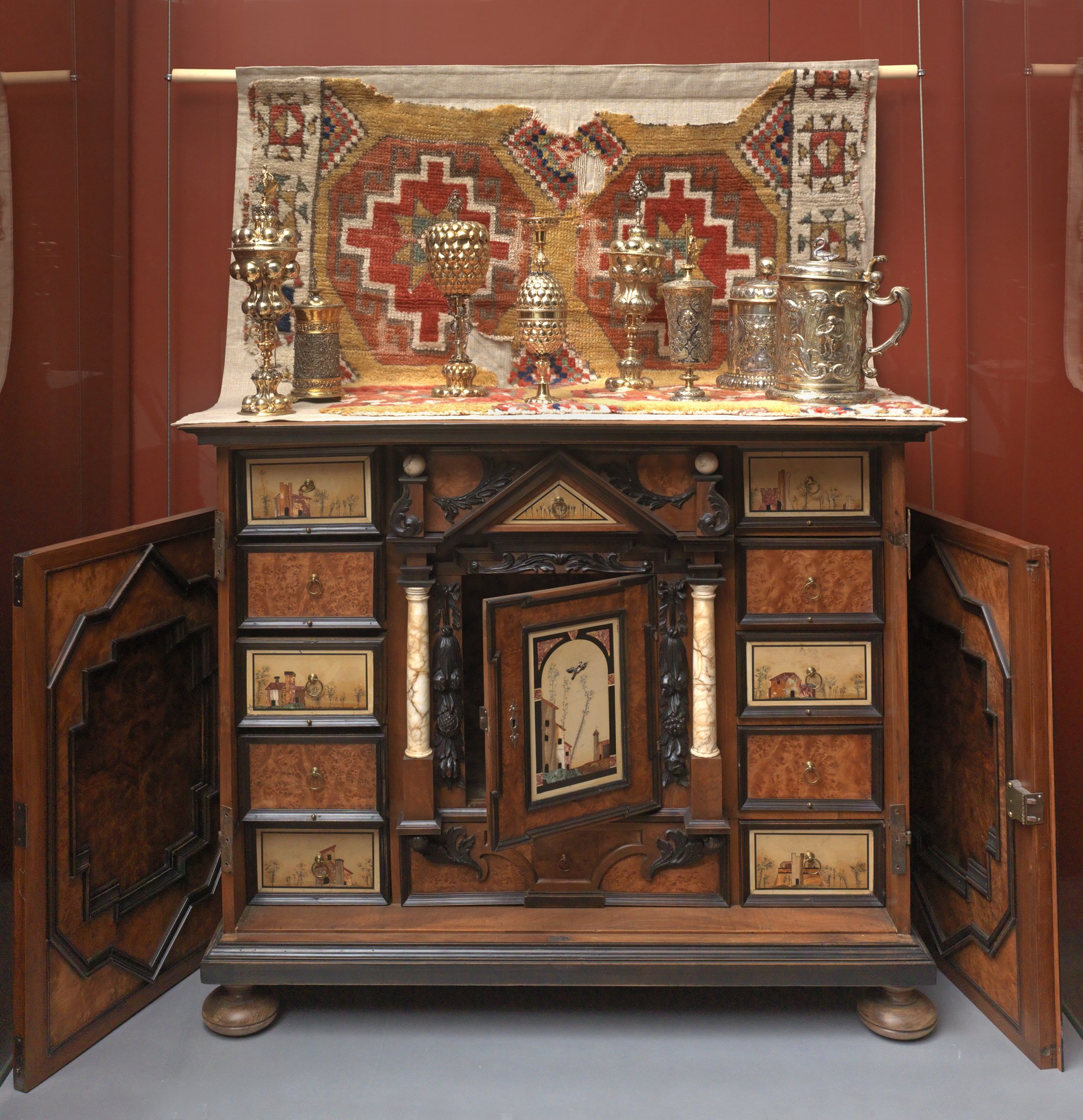 Kabinettschrank mit Pietra-Dura Einlagearbeit (Städtisches Museum Schloss Rheydt CC0)