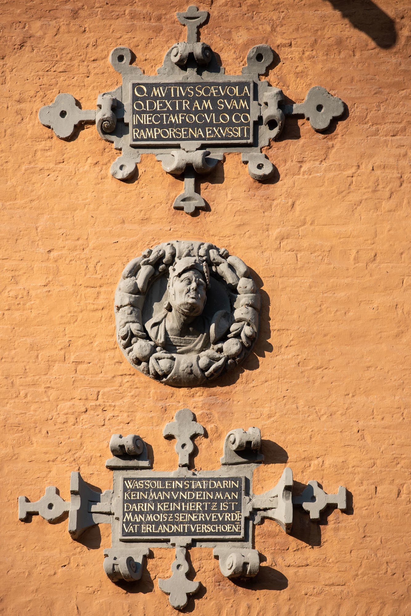 Rheydter Tondo mit Gaius Mutius Scaevola, 16. Jahrhundert (Städtisches Museum Schloss Rheydt CC BY)