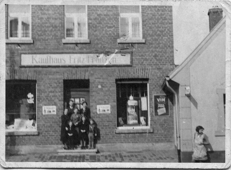 Geschäften | Kaufhaus und Frisörsalon Fritz Franzen (Heimatmuseum Sindorf CC BY-NC-SA)