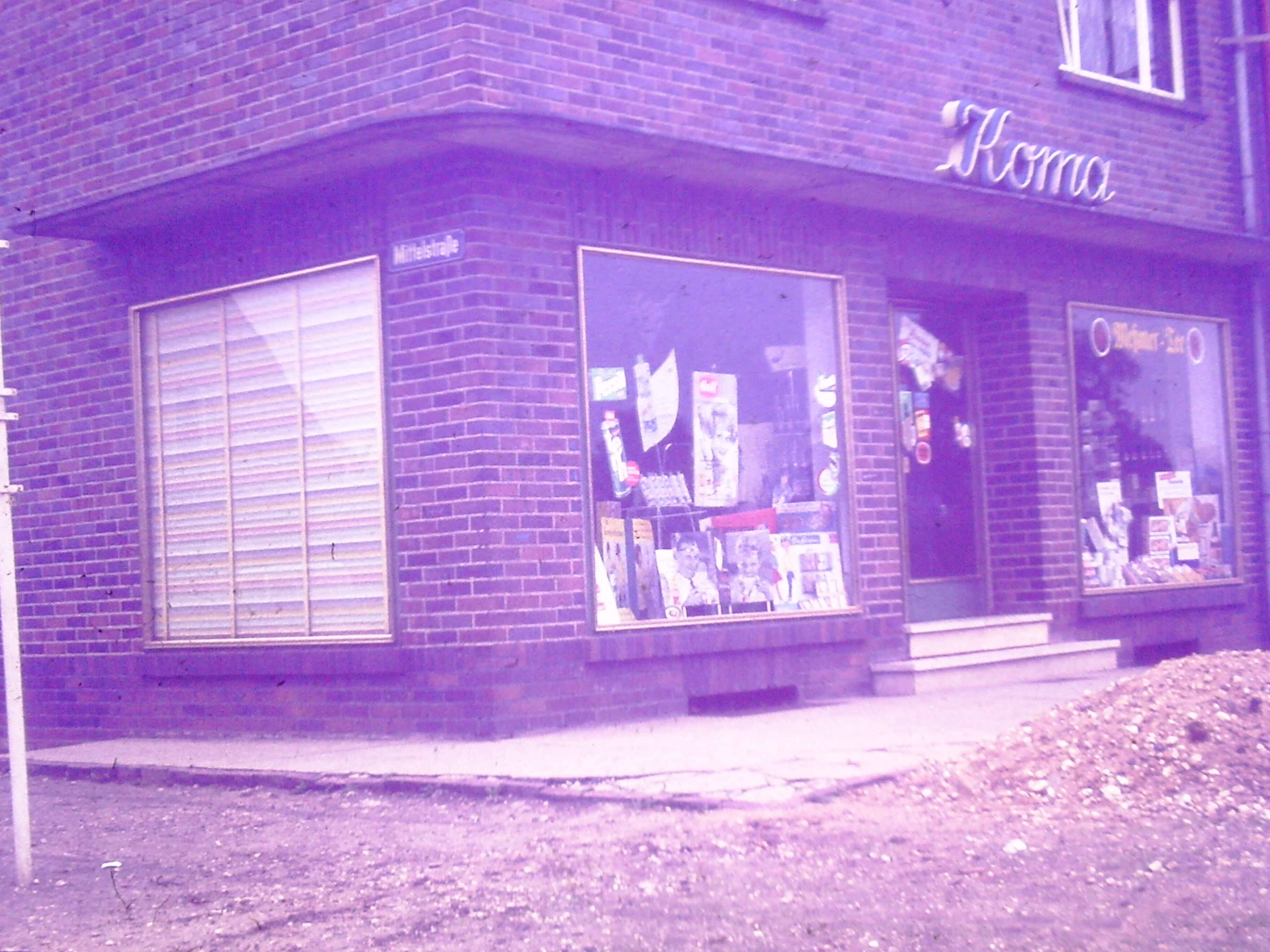 Geschäfte | Hüttenstraße 34 | Lebensmittel Koma | circa 1960 (Heimatmuseum Sindorf CC BY-NC-SA)
