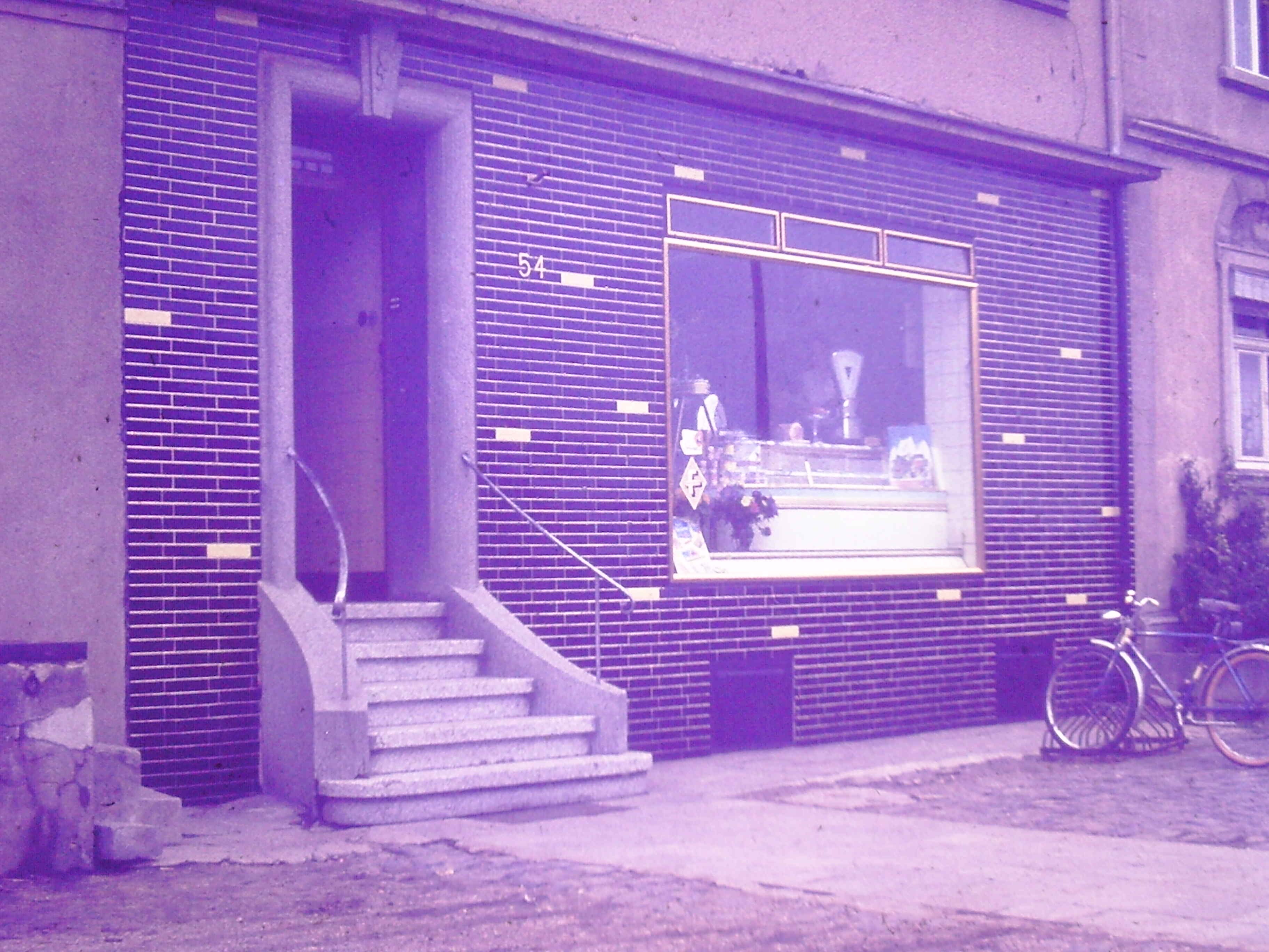 Geschäft | Hüttenstraße 54 | Metzgerei Welt | circa 1960 (Heimatmuseum Sindorf CC BY-NC-SA)