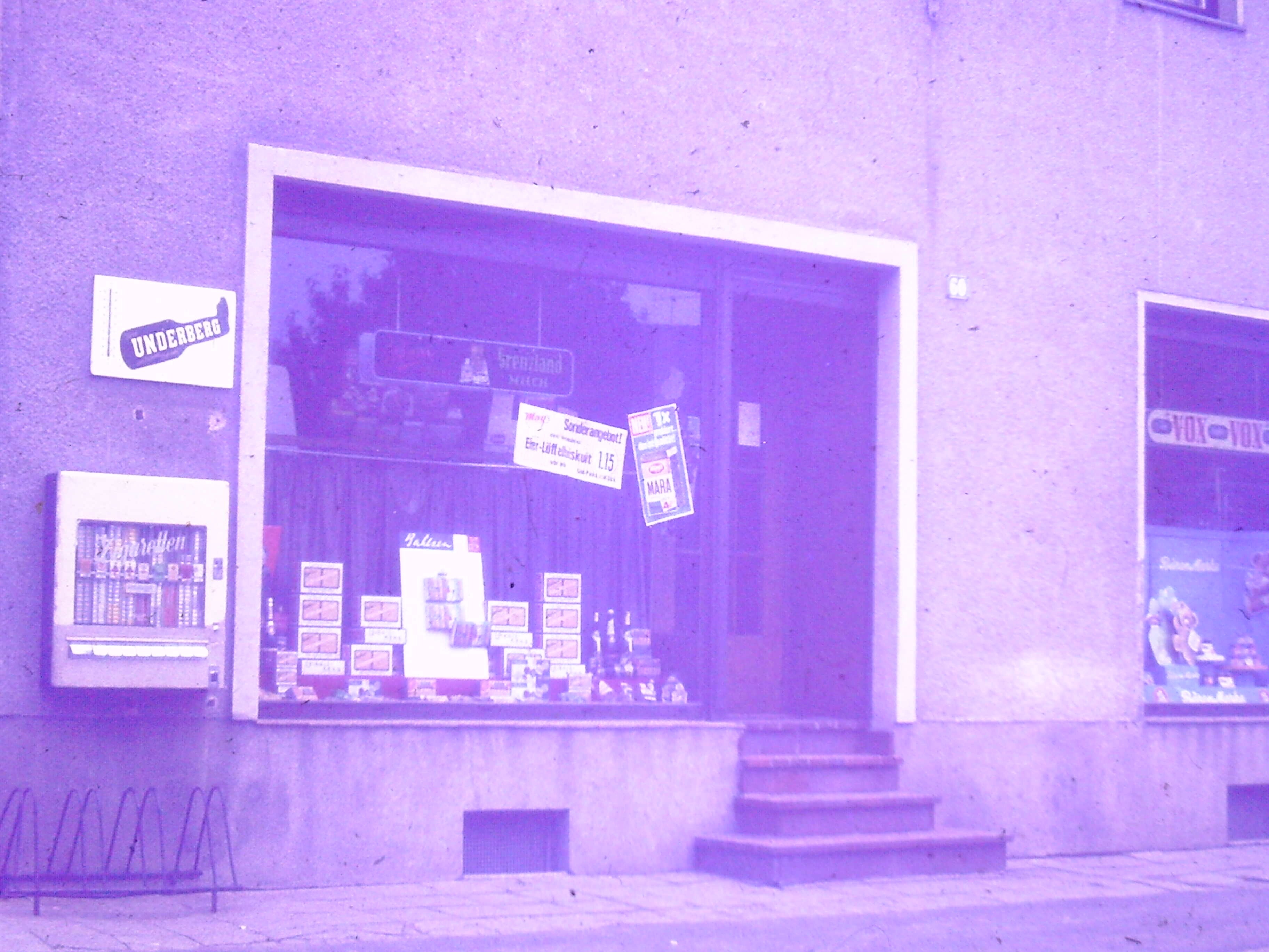 Geschäft | Hüttenstraße 60 | Lebensmittel und Spirituosen | circa 1960 (Heimatmuseum Sindorf CC BY-NC-SA)
