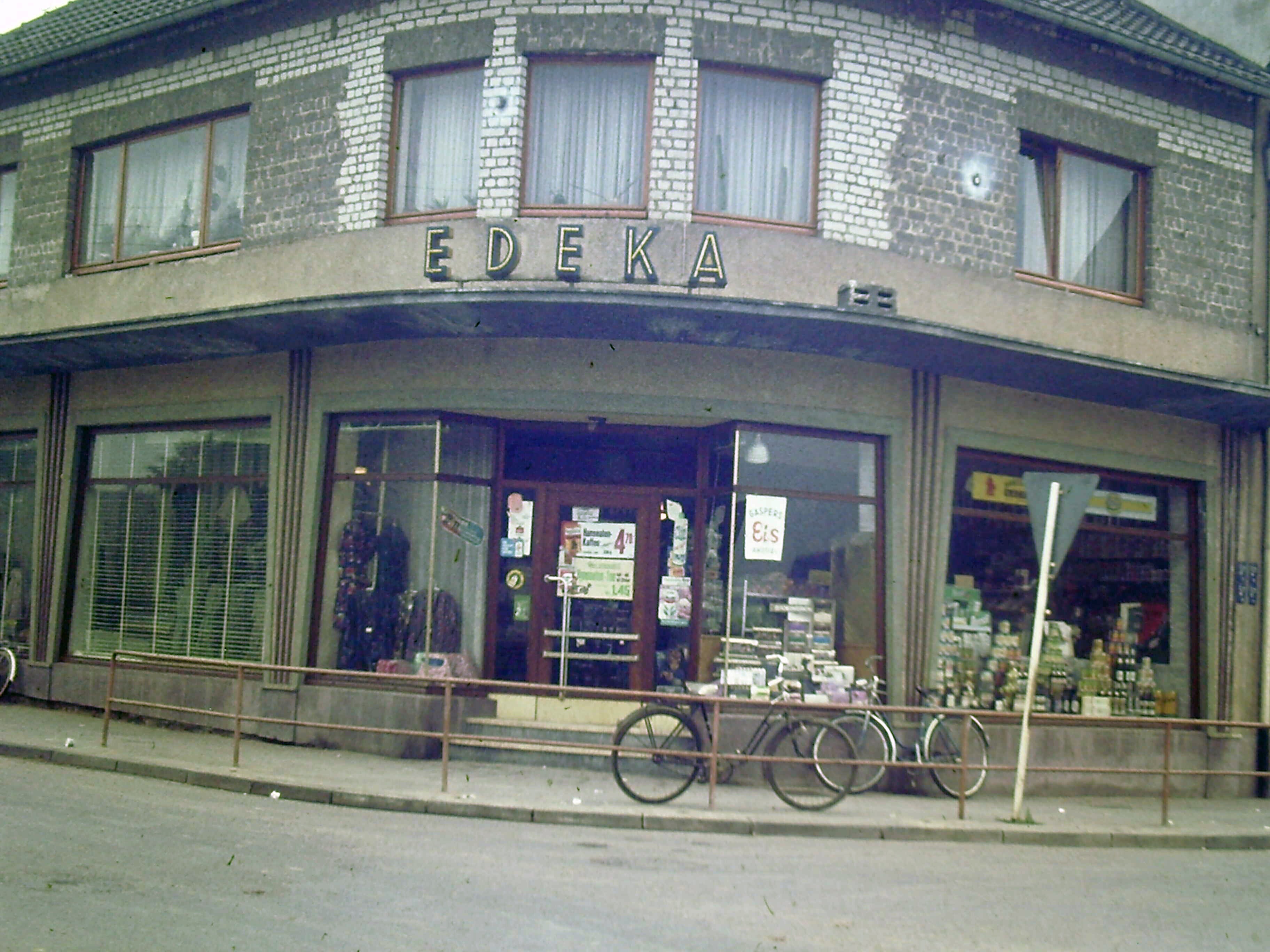Geschäft | Herrenstraße 78 | Edeka Lebensmittelgeschäft Maria Gräfen | circa 1960 (Heimatmuseum Sindorf CC BY-NC-SA)