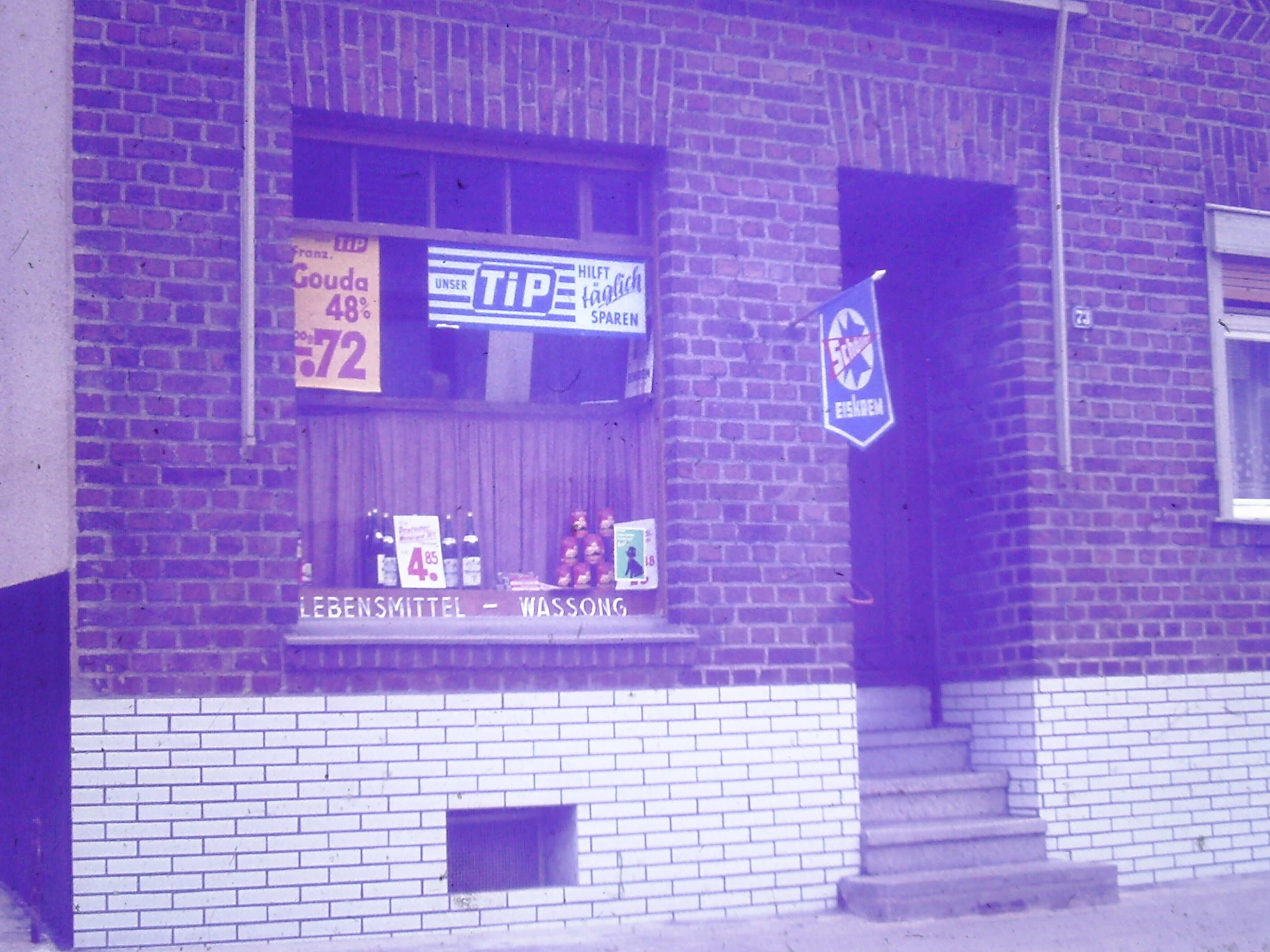 Geschäft | Herrenstraße 73 | Lebensmittelgeschäft Wassong | circa 1960 (Heimatmuseum Sindorf CC BY-NC-SA)
