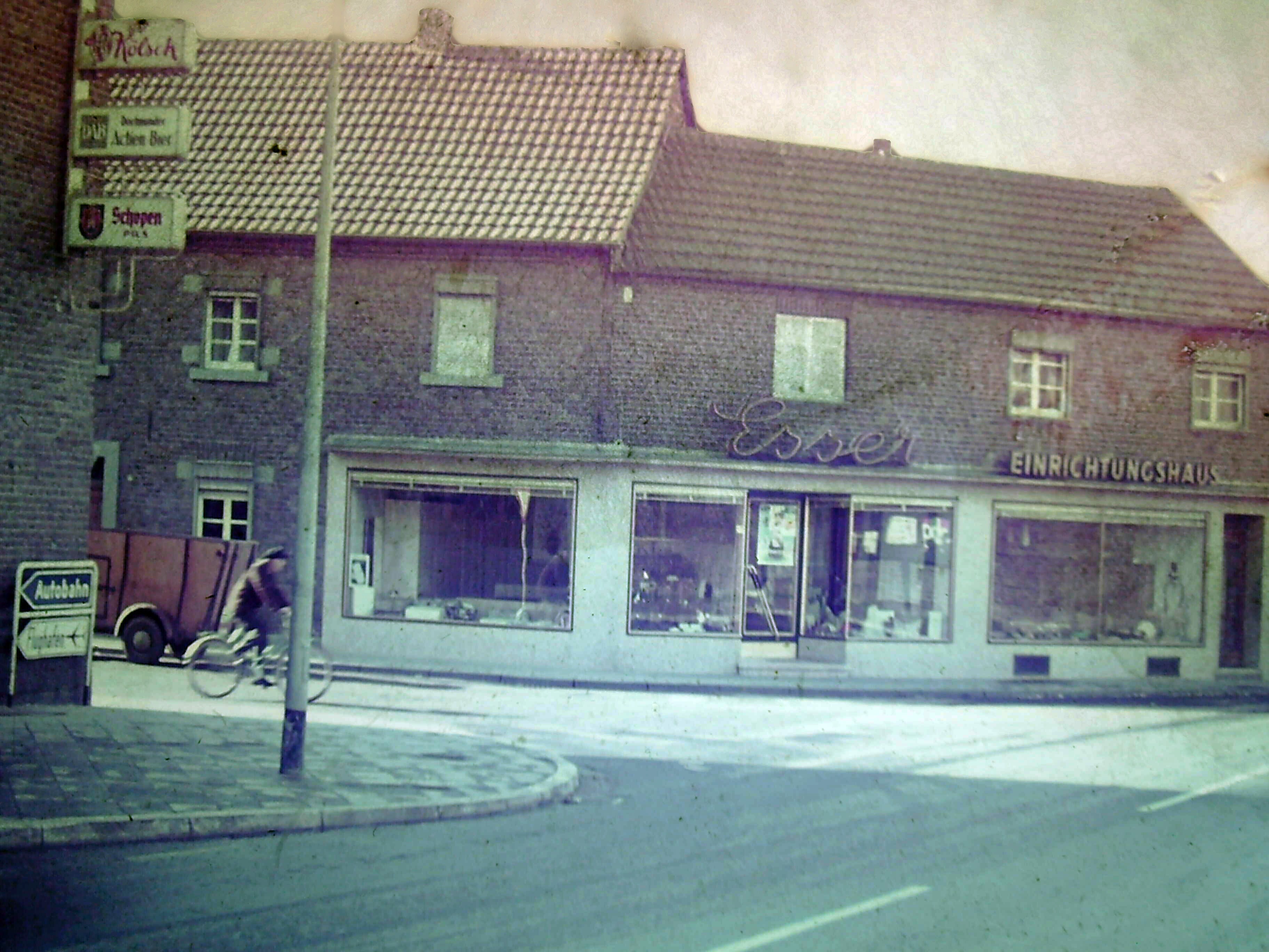 Geschäft und Betrieb | Zum Breitmaar 2-4 | Einrichtungshaus Esser | circa 1960 (Heimatmuseum Sindorf CC BY-NC-SA)