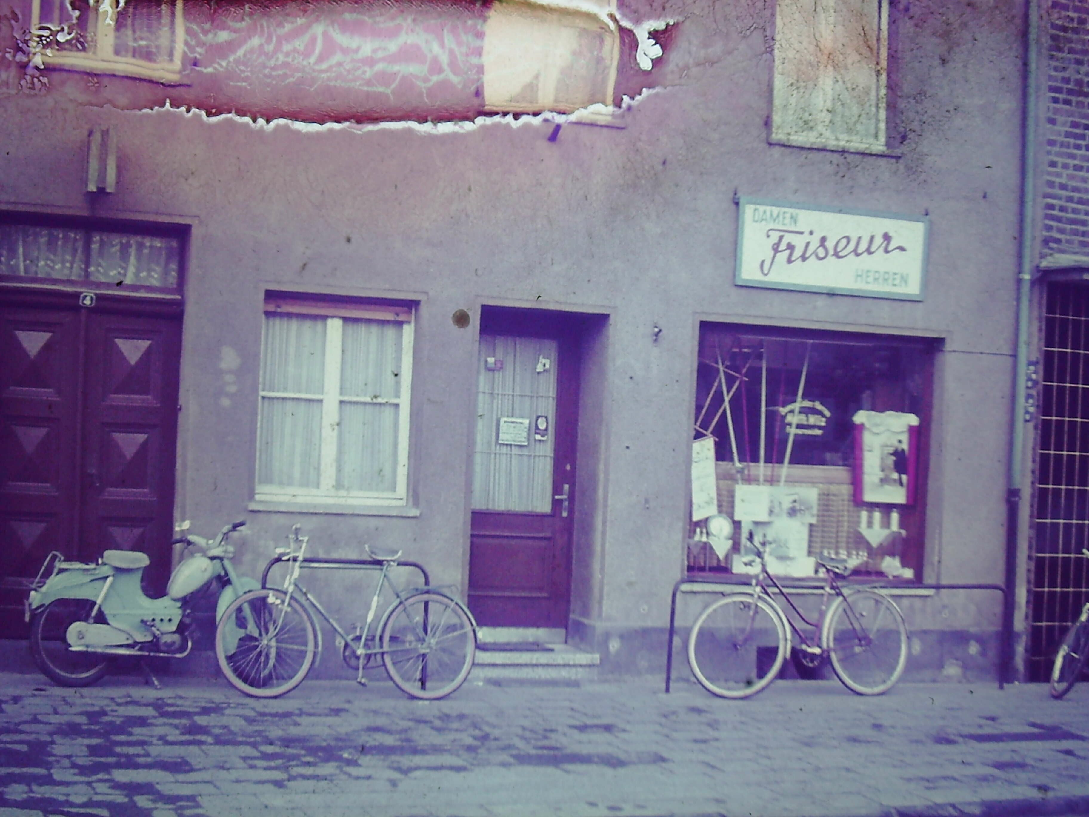 Gaststätte | Kerpener Straße 4 | Zur Glocke | circa 1960 (Heimatmuseum Sindorf CC BY-NC-SA)
