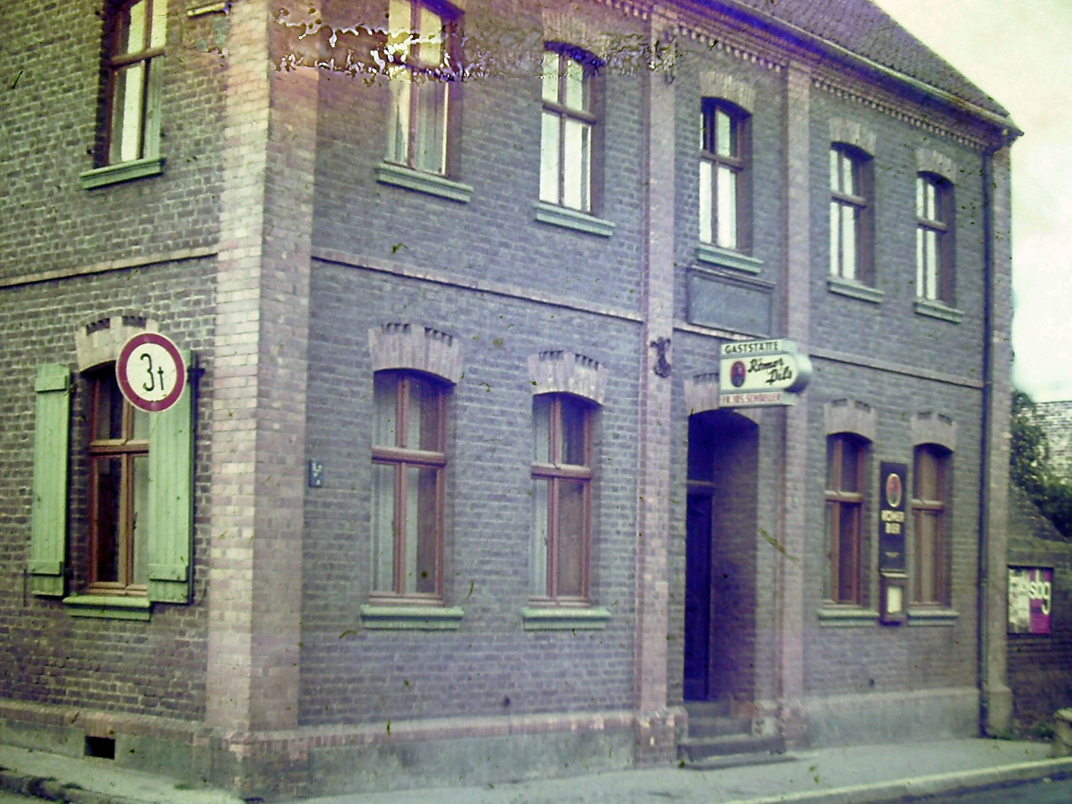 Gaststätte | Heppendorfer 5 | Schöller | circa 1960 (Heimatmuseum Sindorf CC BY-NC-SA)