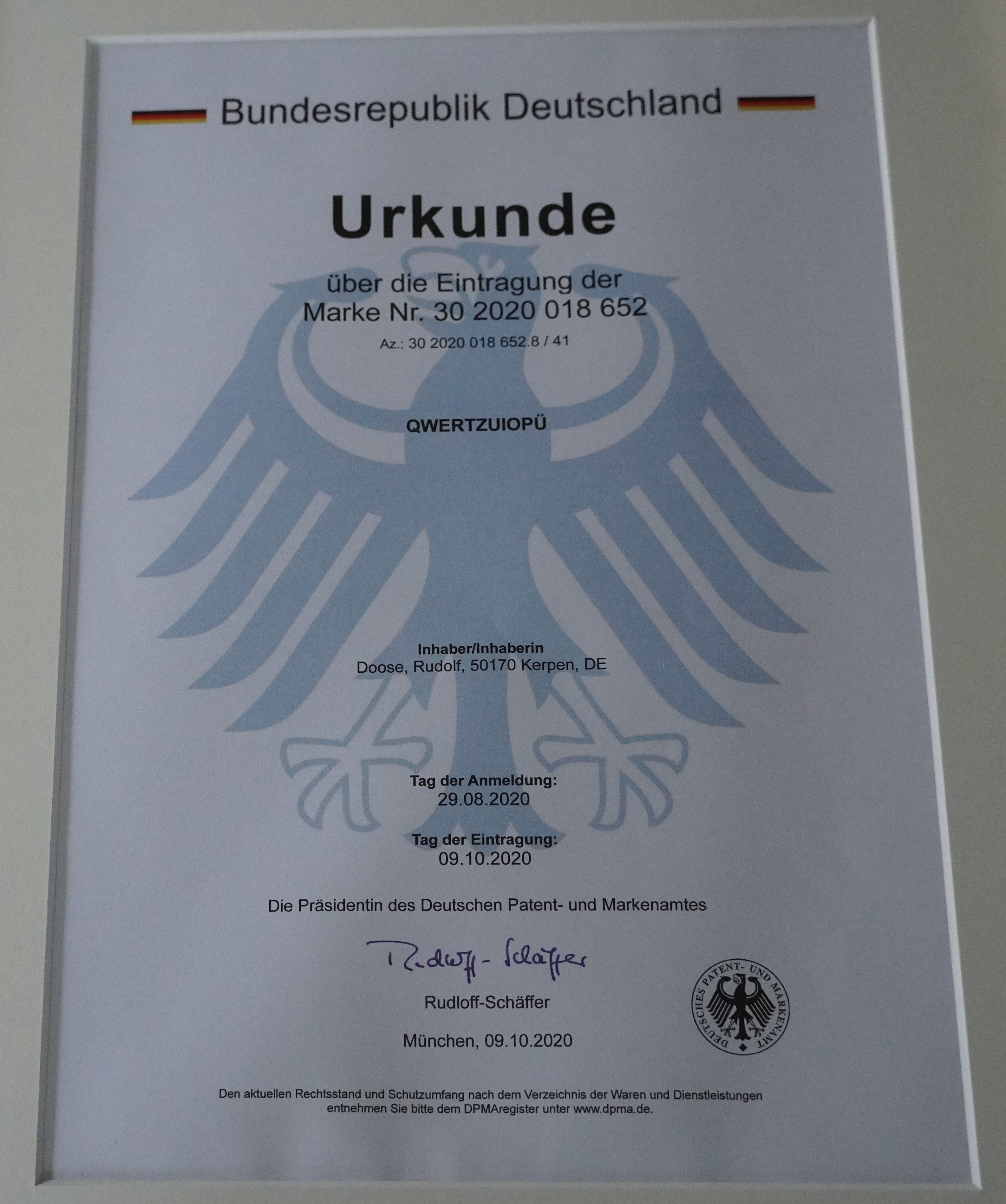 Urkunde | Eintragung der Marke QWERTZUIOPÜ (Heimatmuseum Sindorf CC BY-NC-SA)
