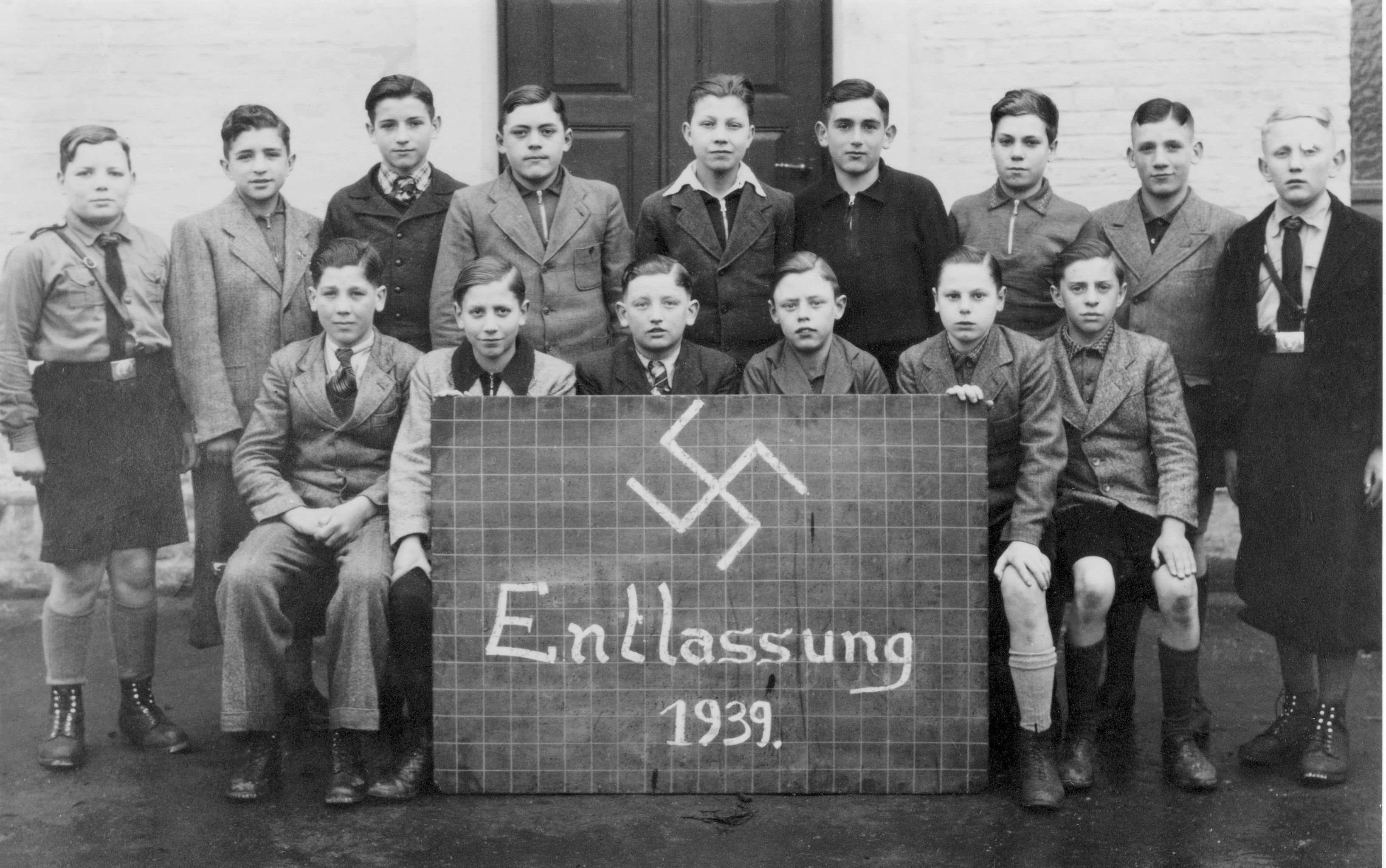 Foto Personen 1900-1949 | Entlassungsjahrgang | 1939 (Heimatmuseum Sindorf CC BY-NC-SA)