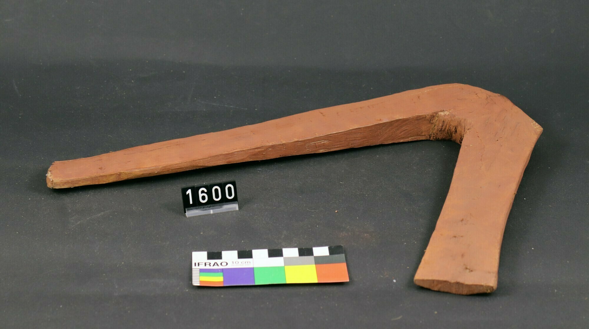 Inv.Nr. 1600 - throwing-sticks (BASA Museum CC BY-NC-ND)