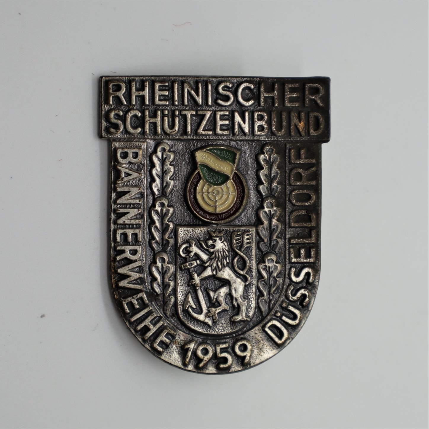 Anstecknadel Rheinischer Schützentag Düsseldorf 1959 (Rheinisches Schützenmuseum Neuss CC BY-NC-SA)