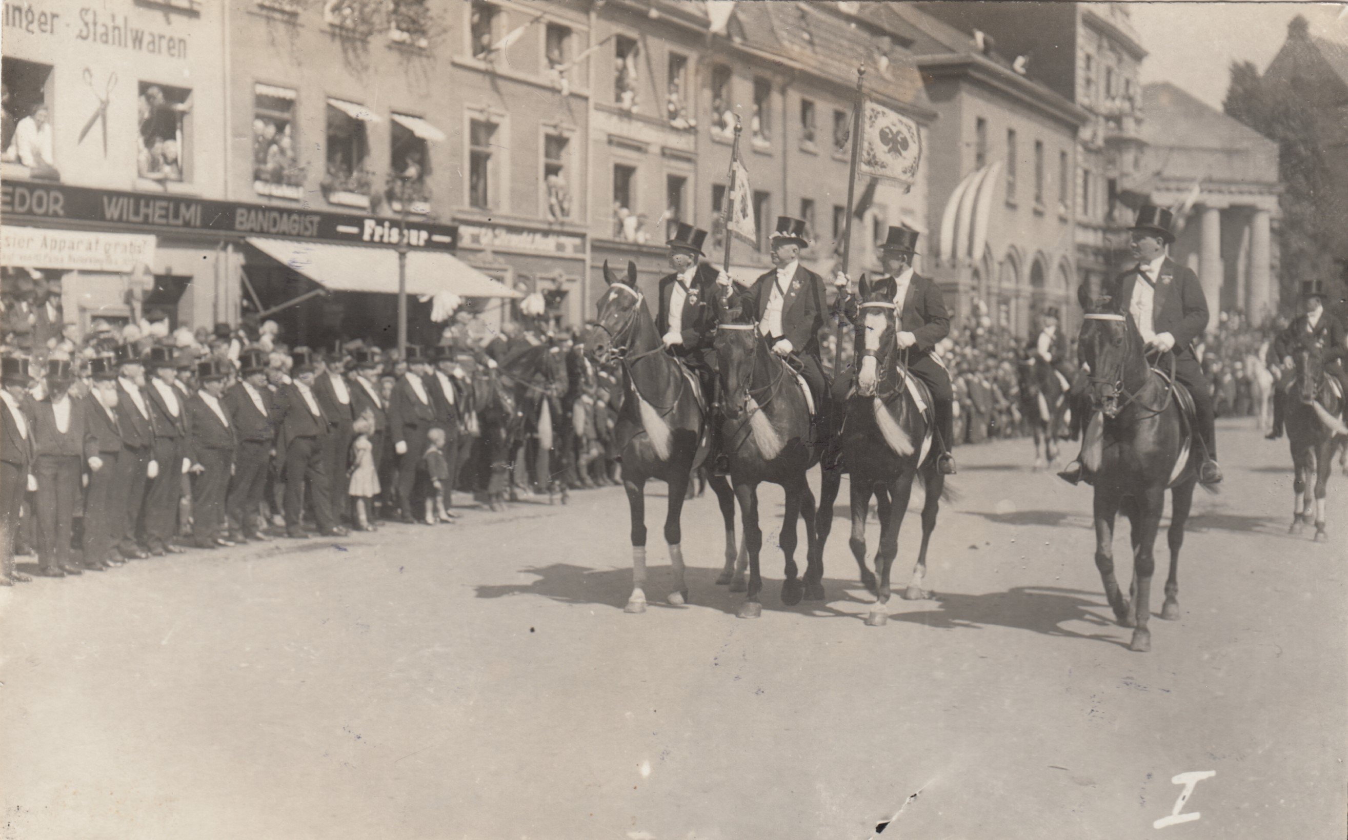 Neusser Reitercorps Parade 1926 (Rheinisches Schützenmuseum Neuss CC BY-NC-SA)