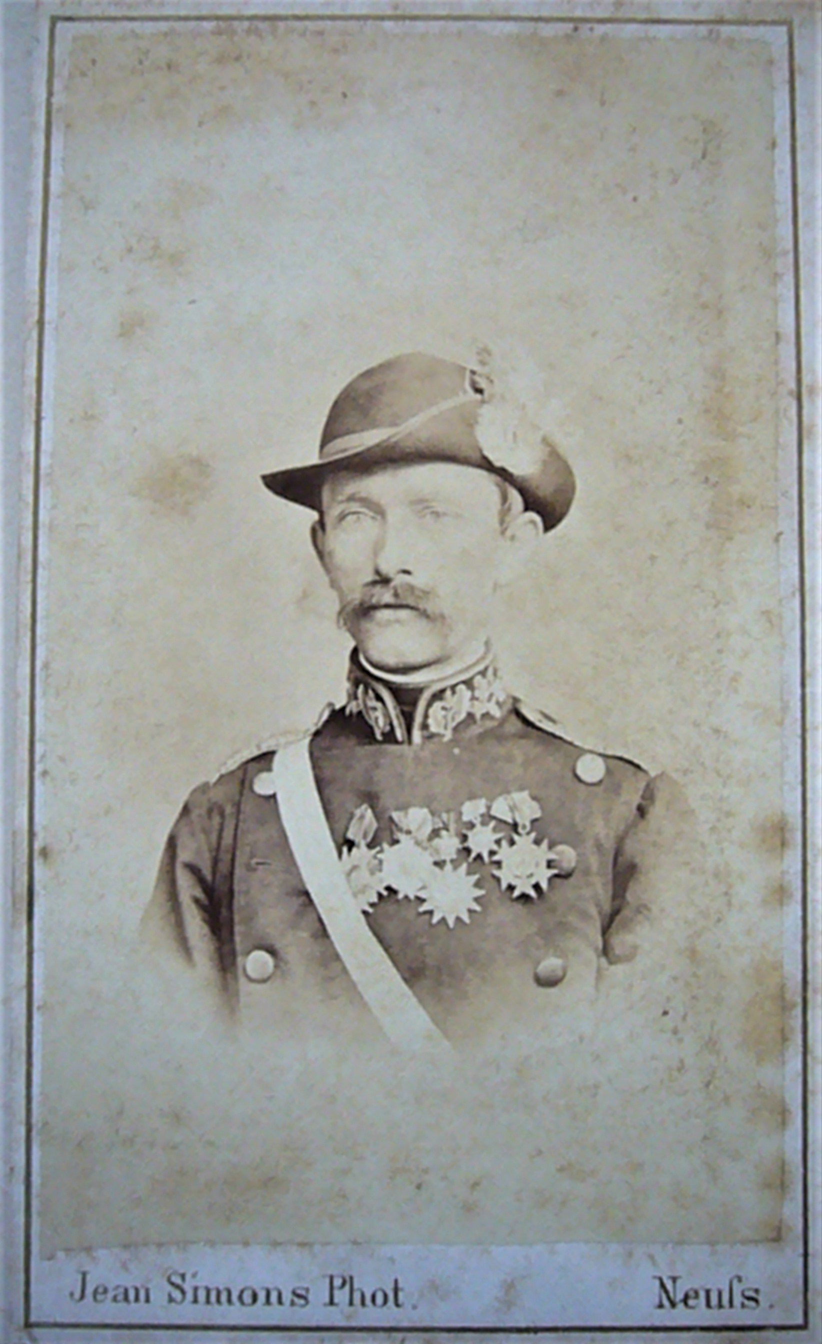 Jägerkorps: Schützenkönig, Oberst und Major um 1880 (Rheinisches Schützenmuseum Neuss CC BY-NC-SA)