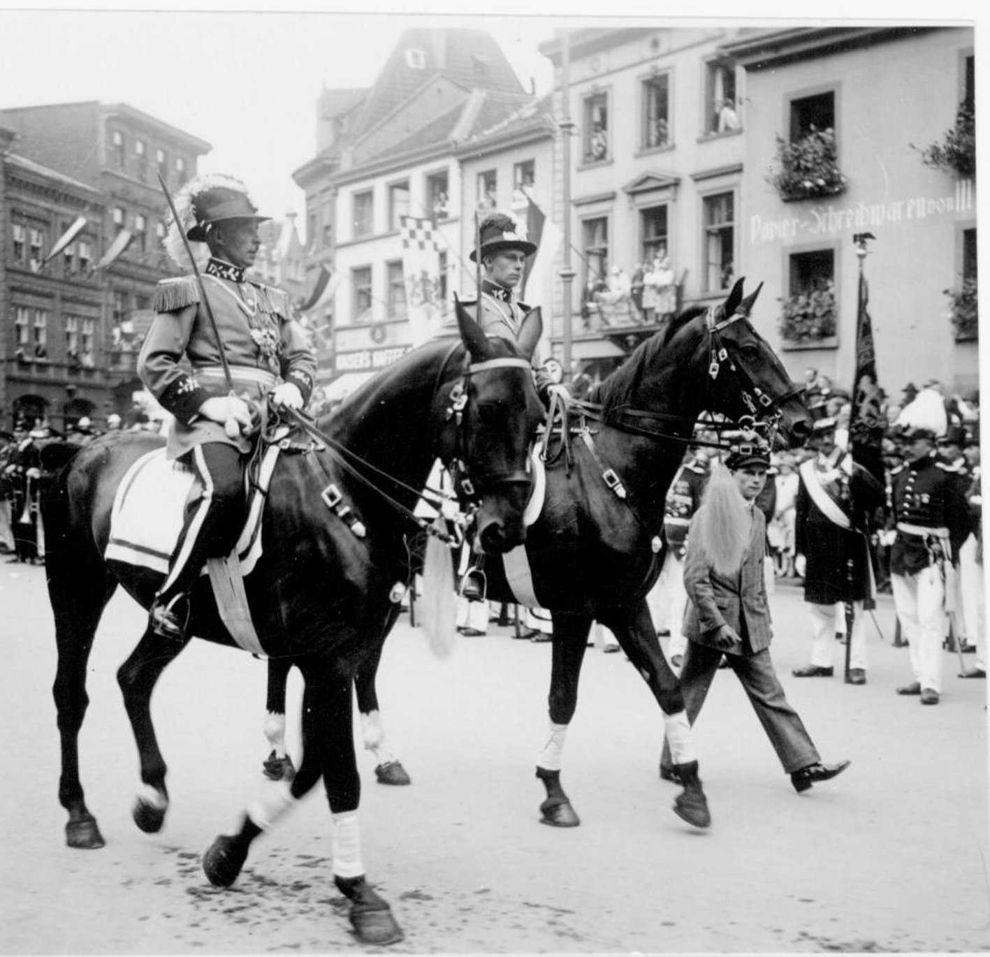 Die Neusser Schützenlust, Parade, 1927 (Rheinisches Schützenmuseum Neuss CC BY-NC-SA)