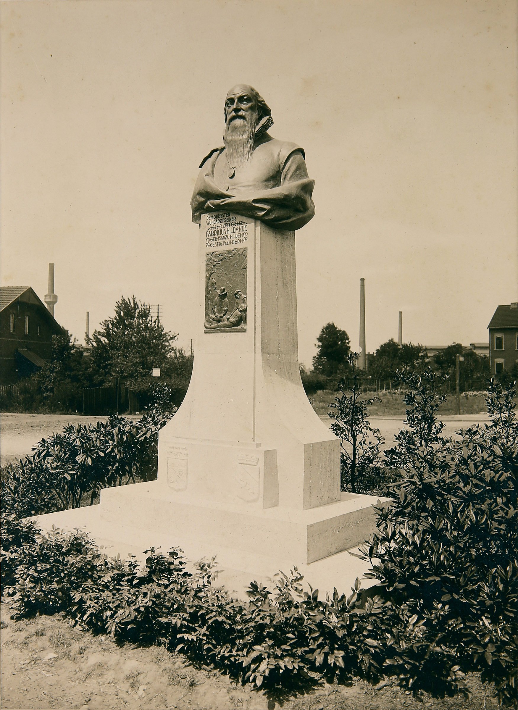 Fotografie des Fabrydenkmals von Arnold Künne (Wilhelm-Fabry-Museum CC BY-NC-SA)