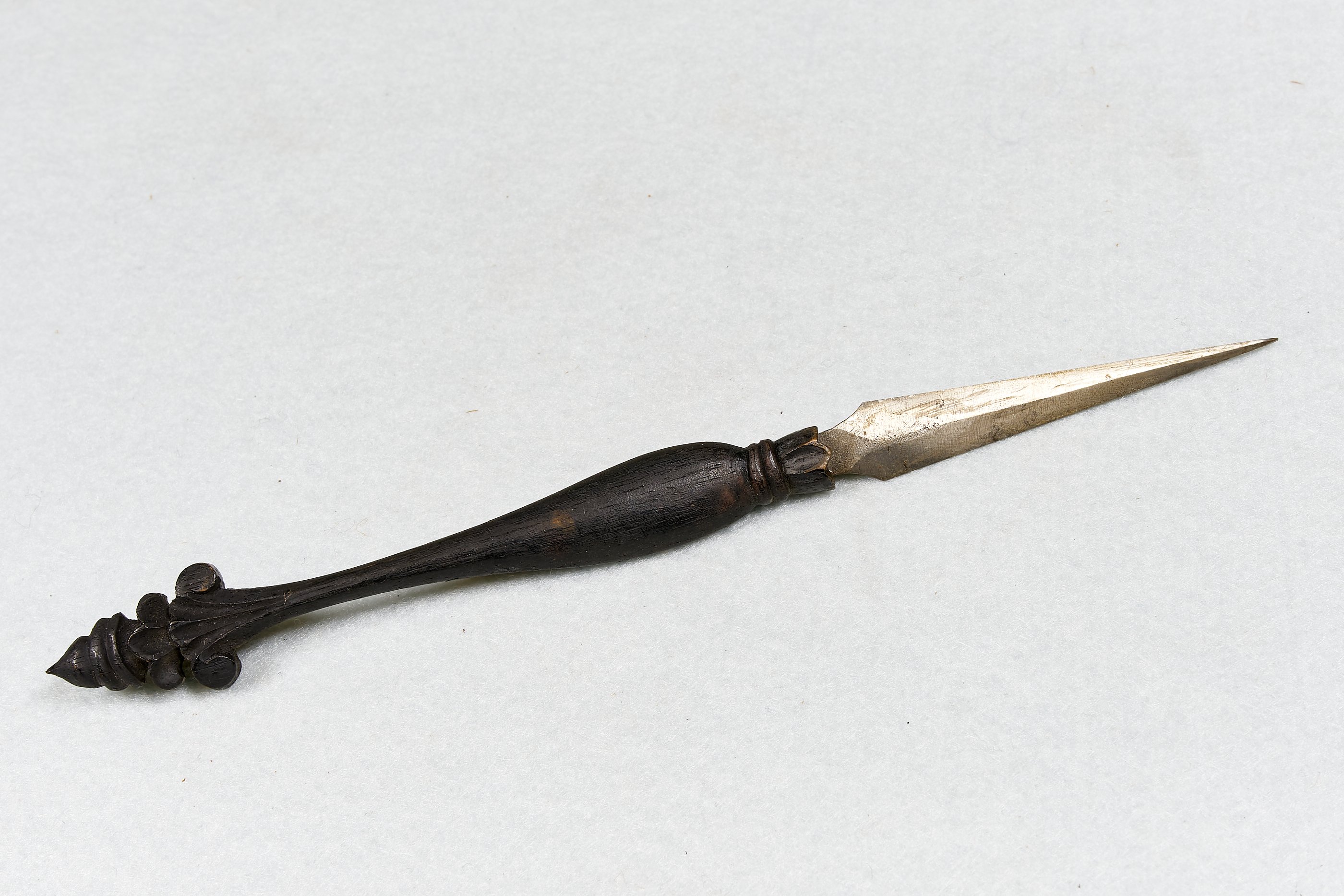 Lanzette mit Holzgriff (Replik) (Wilhelm-Fabry-Museum CC BY-NC-SA)