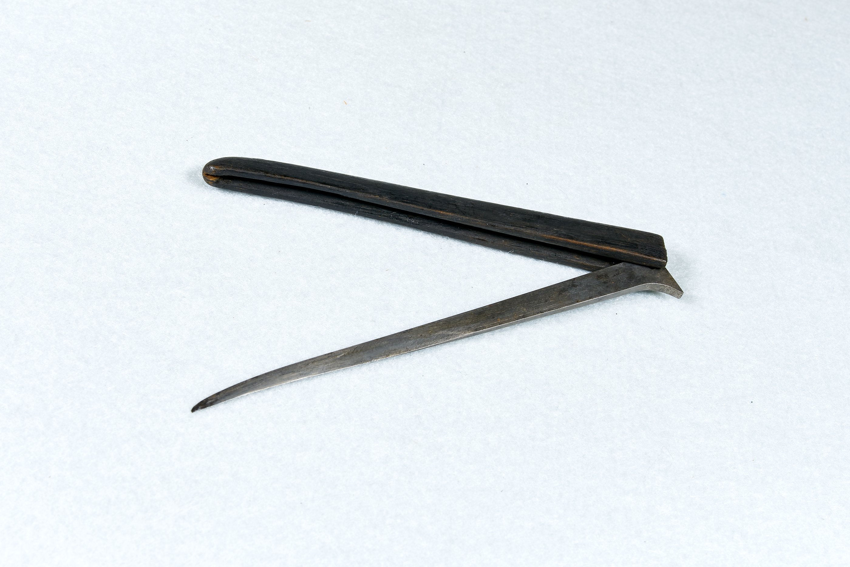 Hölzerne Sonde mit versenkter Klinge (Wilhelm-Fabry-Museum CC BY-NC-SA)