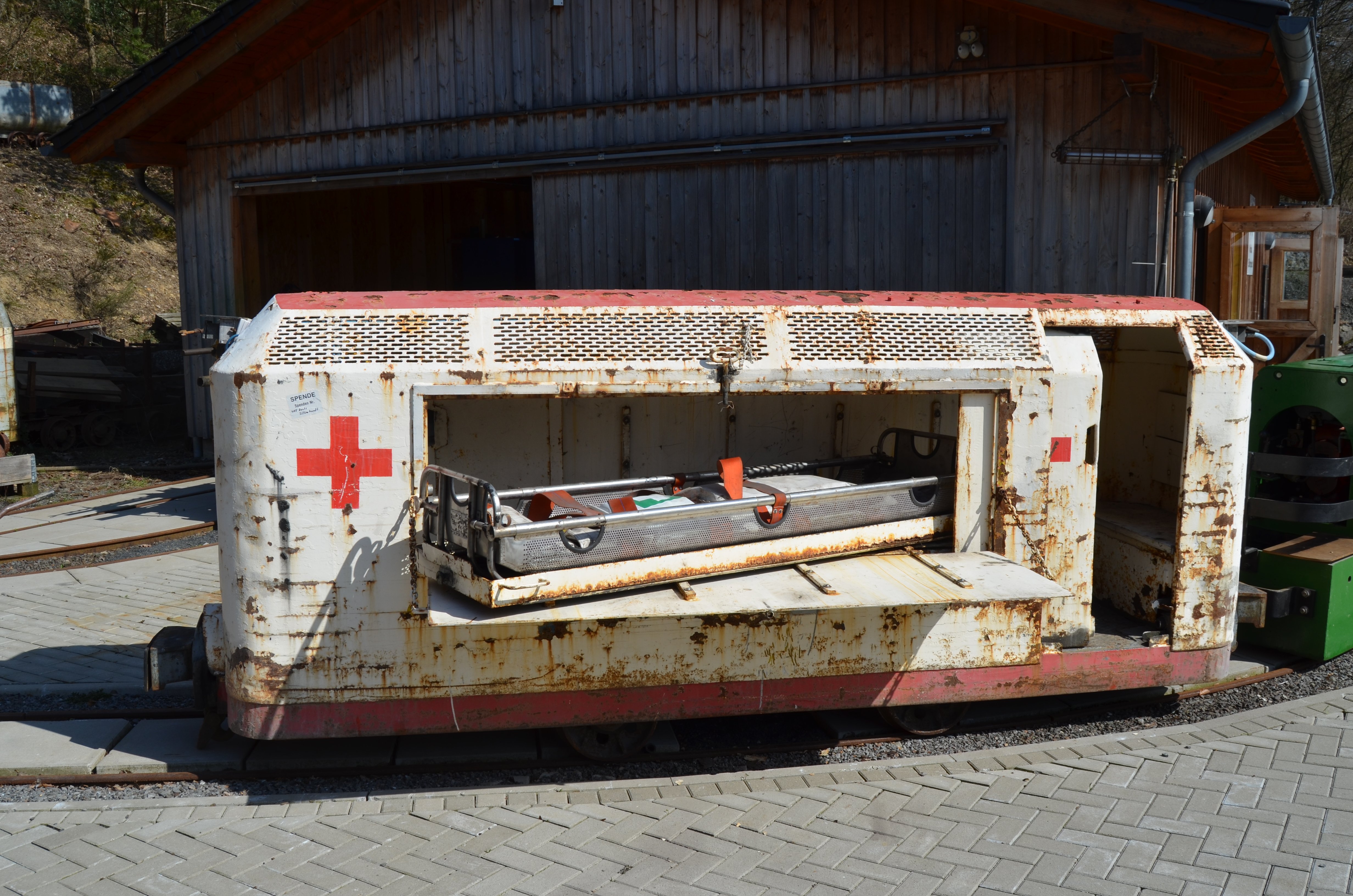 Verletztentransportwagen (Besucherbergwerk Grube Silberhardt CC BY-NC-SA)