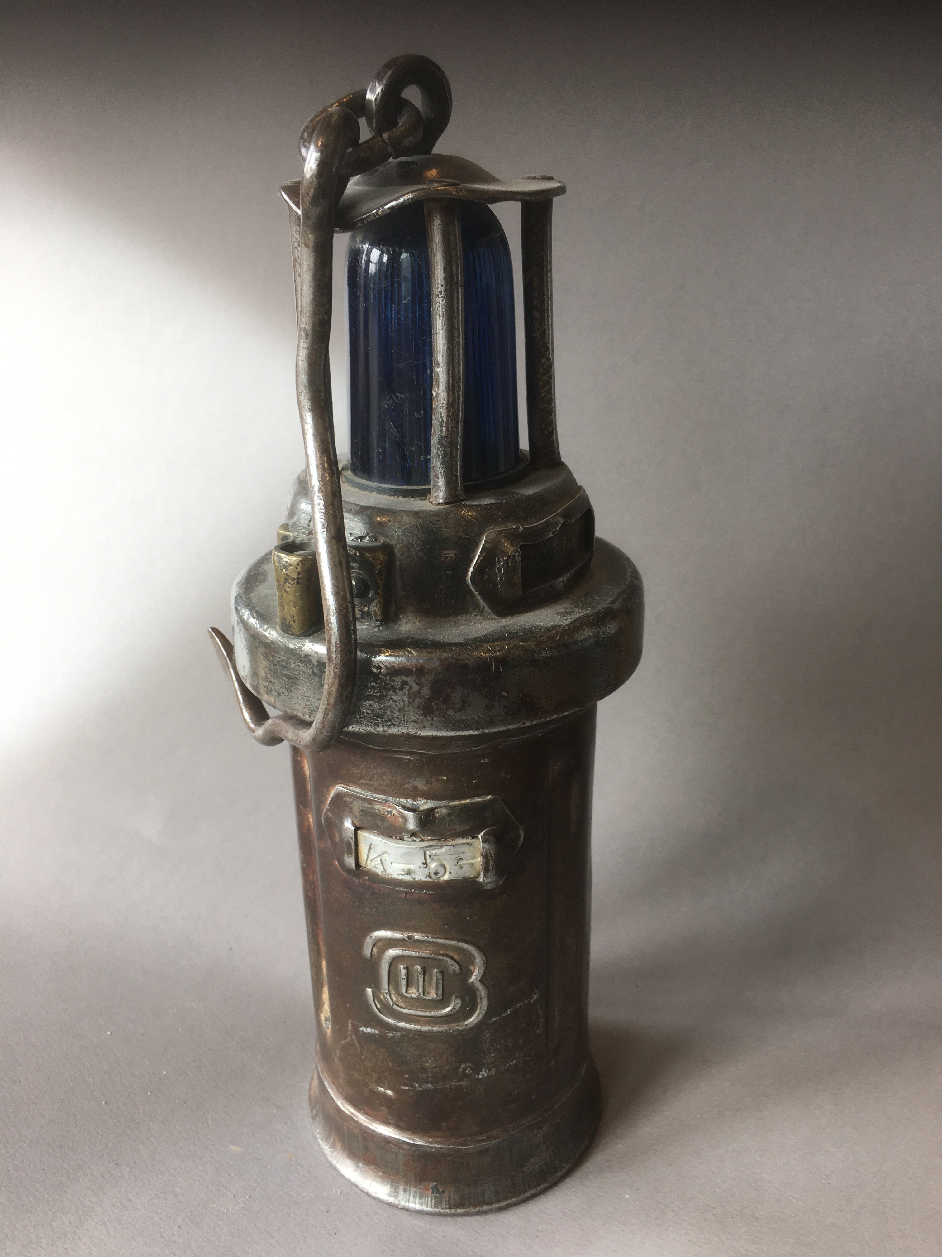Akku-Handlampen, um 1935 (Besucherbergwerk und Bergbaumuseum "Grube Silberhardt" CC BY-NC-SA)