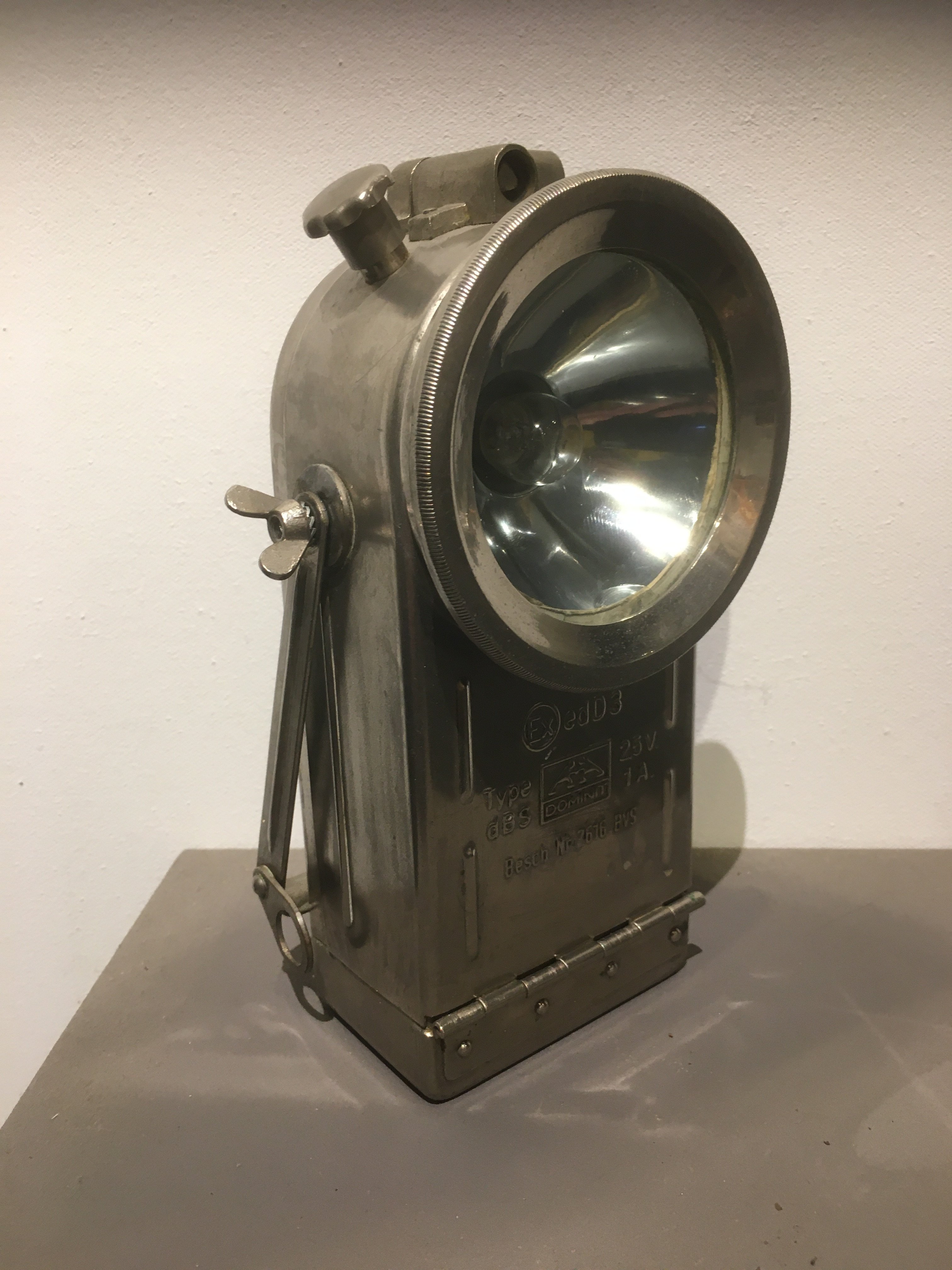 Akku-Handlampen, um 1955 (Besucherbergwerk und Bergbaumuseum "Grube Silberhardt" CC BY-NC-SA)
