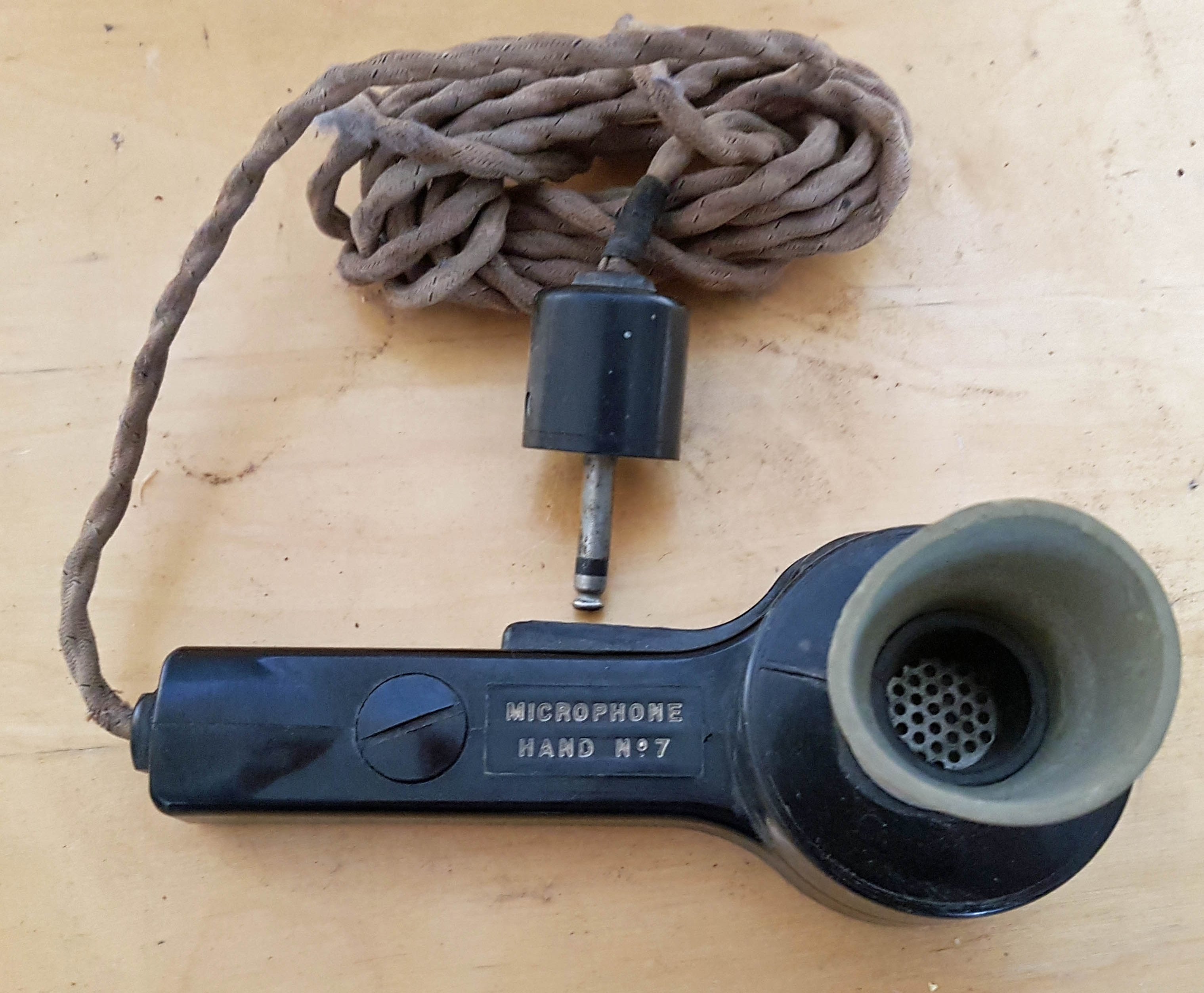 US- Army Radio Microphone HAND No. 7 (museum comp:ex CC BY-NC-SA)