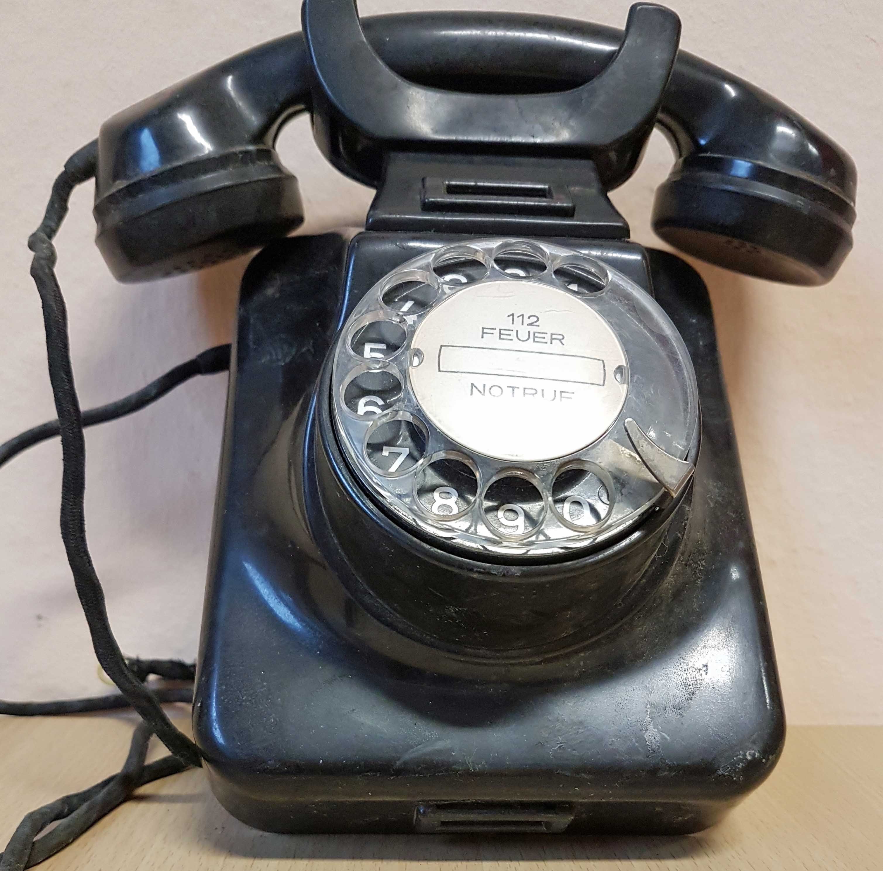 Hagenuk Wandtelefon schwarz, Type W49 (museum comp:ex CC BY-NC-SA)