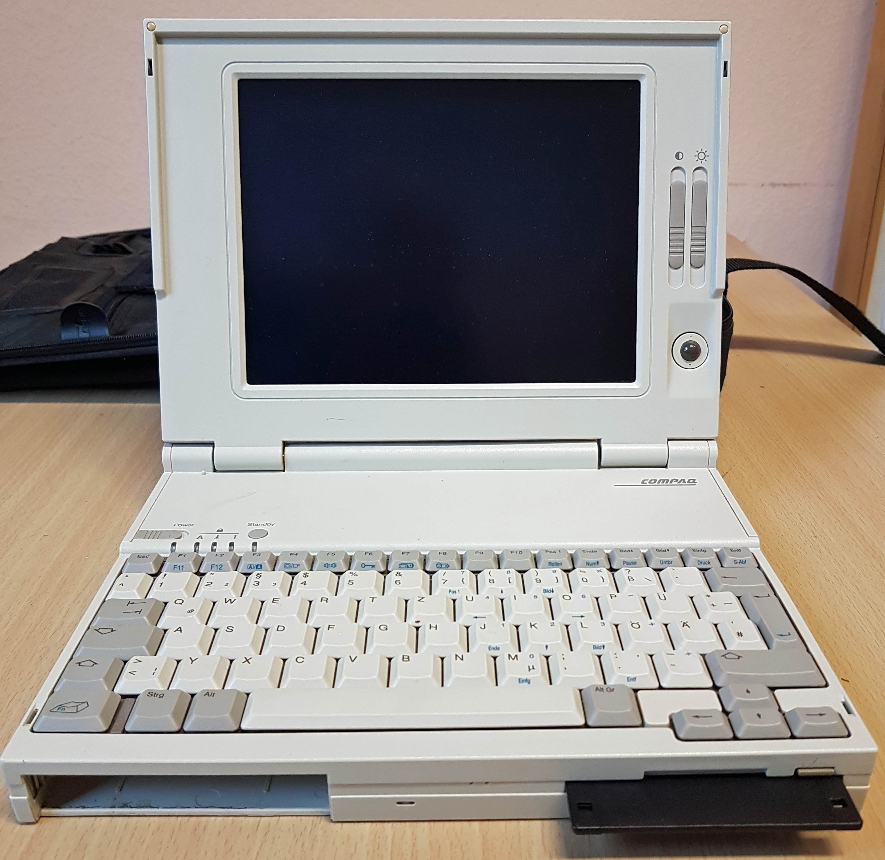 PC Computer	Compaq LTE Lite 4/25 (museum comp:ex CC BY-NC-SA)