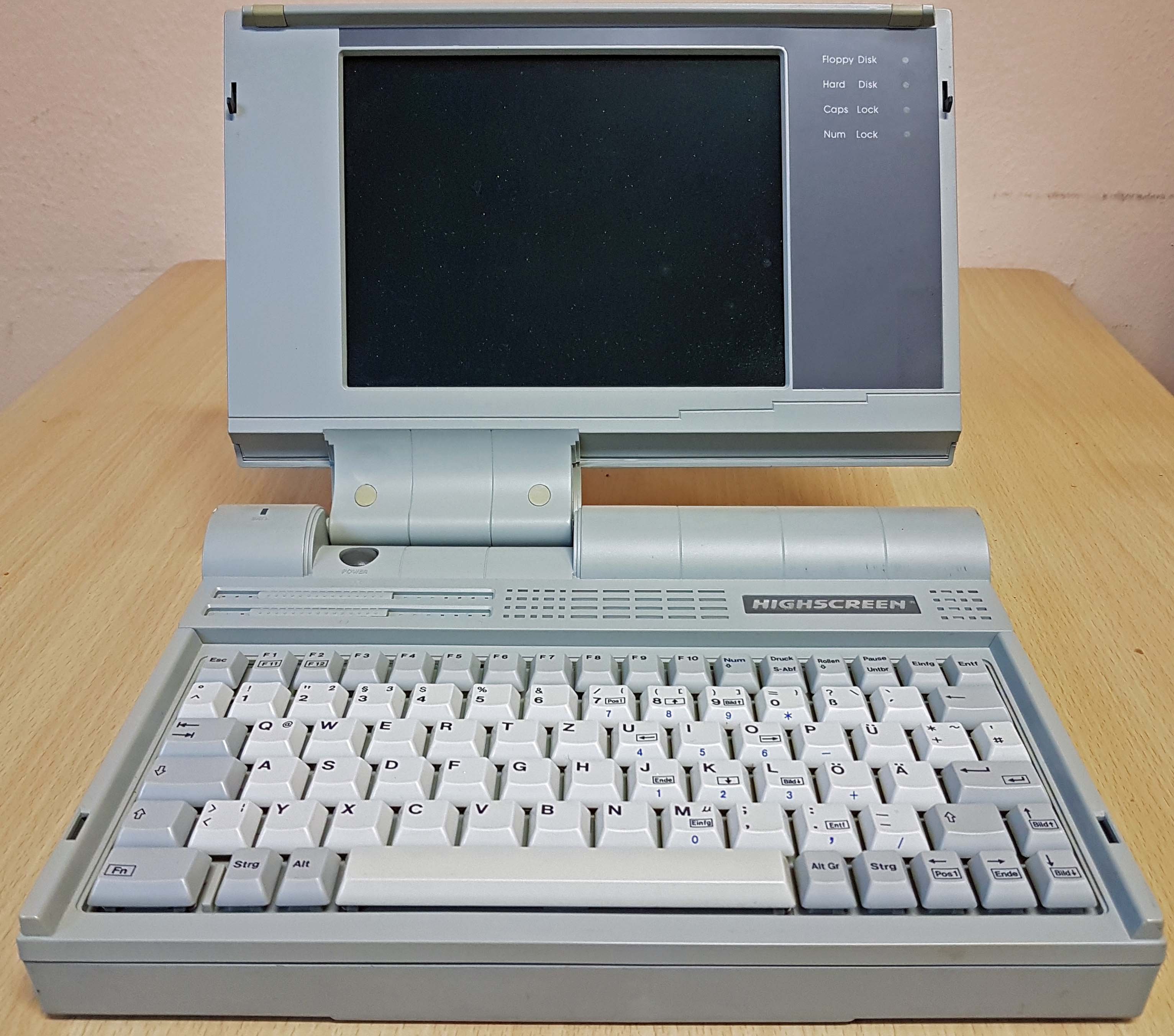 PC Computer	 Laptop Highscreen 386 SX 20 (museum comp:ex CC BY-NC-SA)