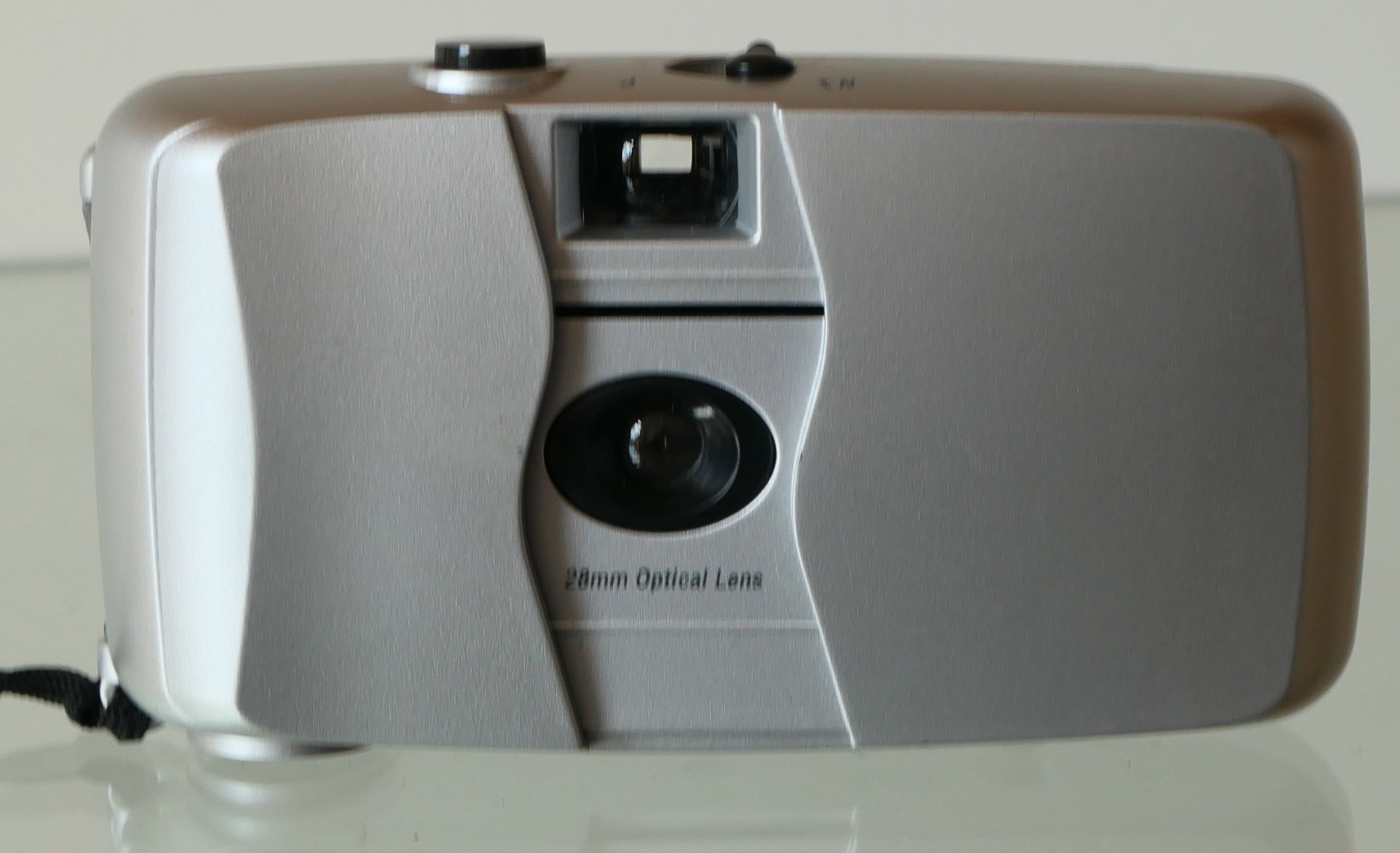 Analog-kamera	Billigkamera (museum comp:ex CC BY-NC-SA)