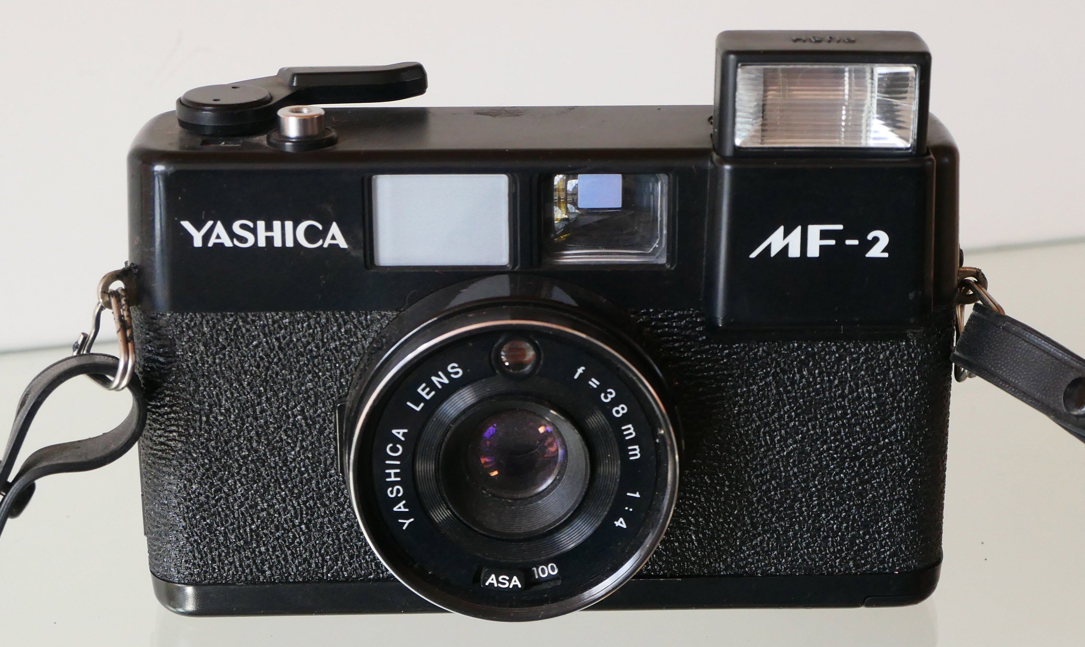 Analogkamera	Yashica MF-2 (museum comp:ex CC BY-NC-SA)