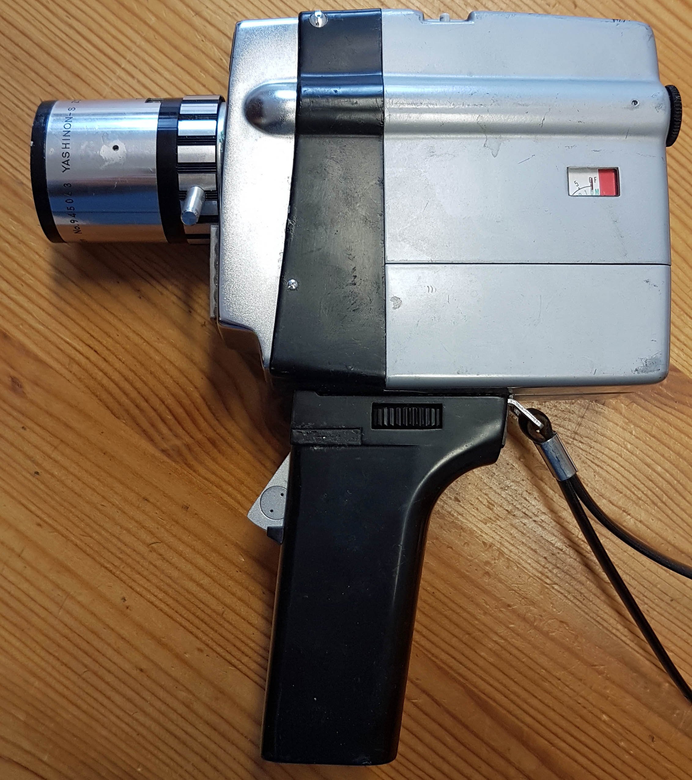 Super 8 Filmkamera Yashica Super-8 25 (museum comp:ex CC BY-NC-SA)