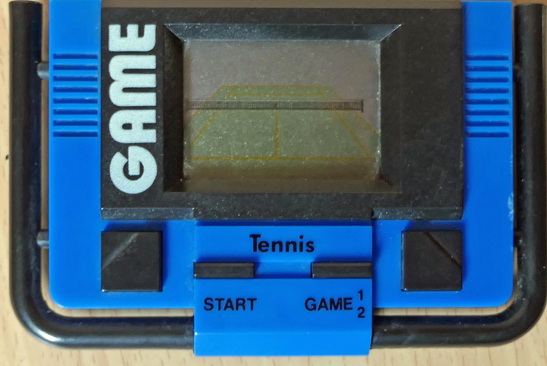 Pocket LCD Game (museum comp:ex CC BY-NC-SA)