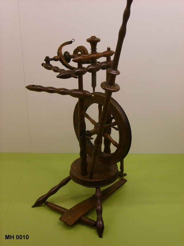 Spinnrad (schwarz lackiert) (Museum Herxheim CC BY-NC-SA)