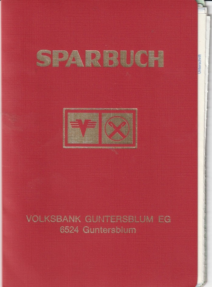 Sparbücher mit Unterlagen (Kulturverein Guntersblum CC BY-NC-SA)