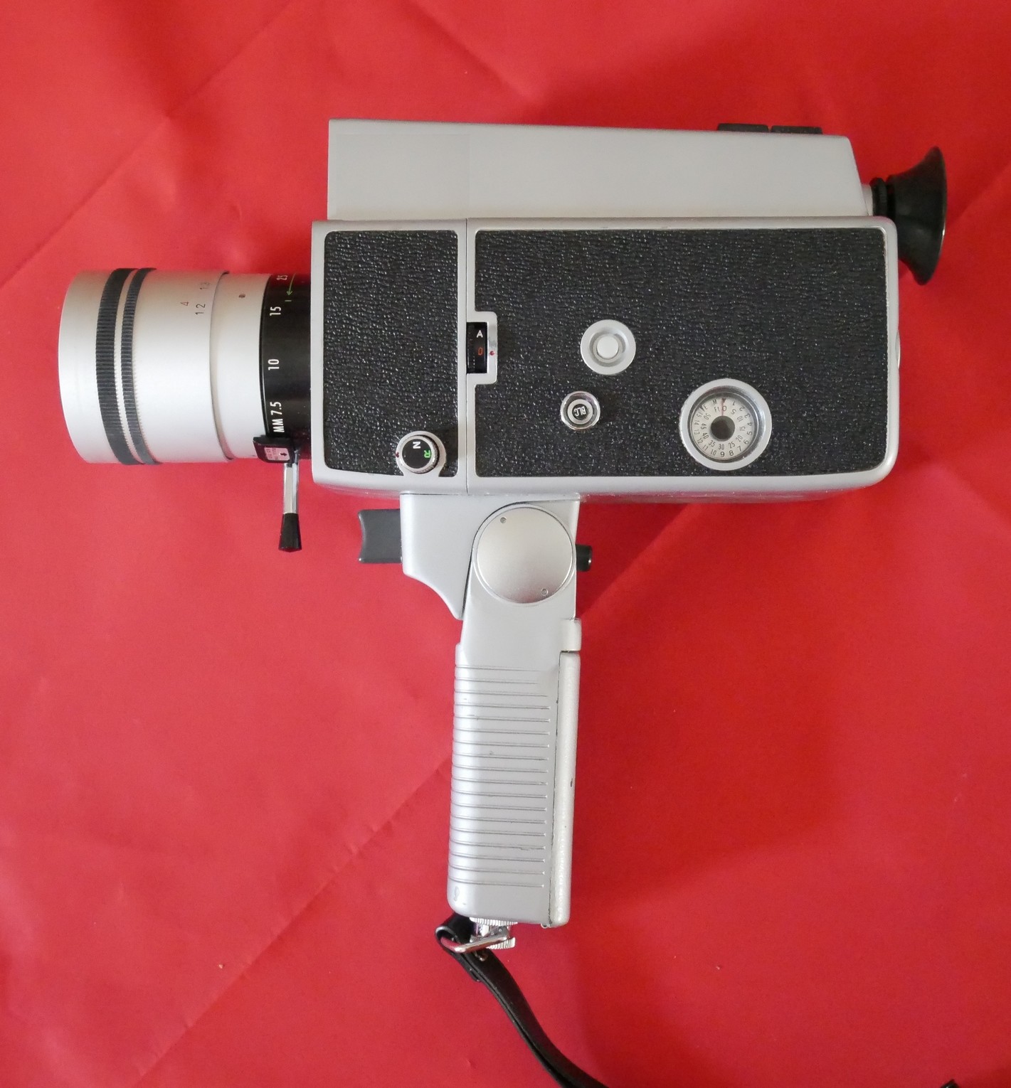 Bedienungsanleitung Cinemax Super 8 Filmkamera (Museum Guntersblum CC BY-NC-SA)