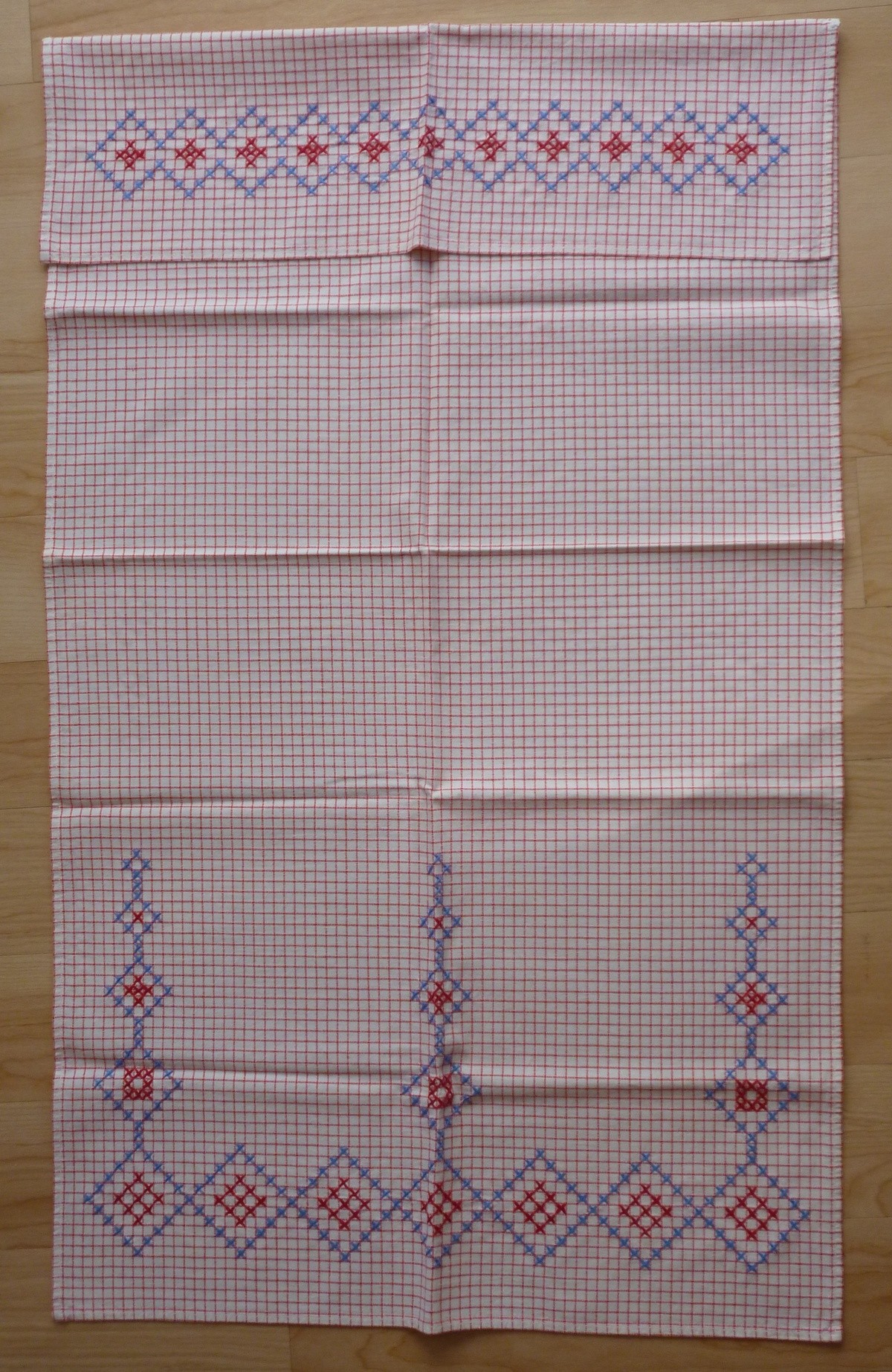 Überhandtuch für Handtuchhalter um 1960 (Kulturverein Guntersblum CC BY-NC-SA)