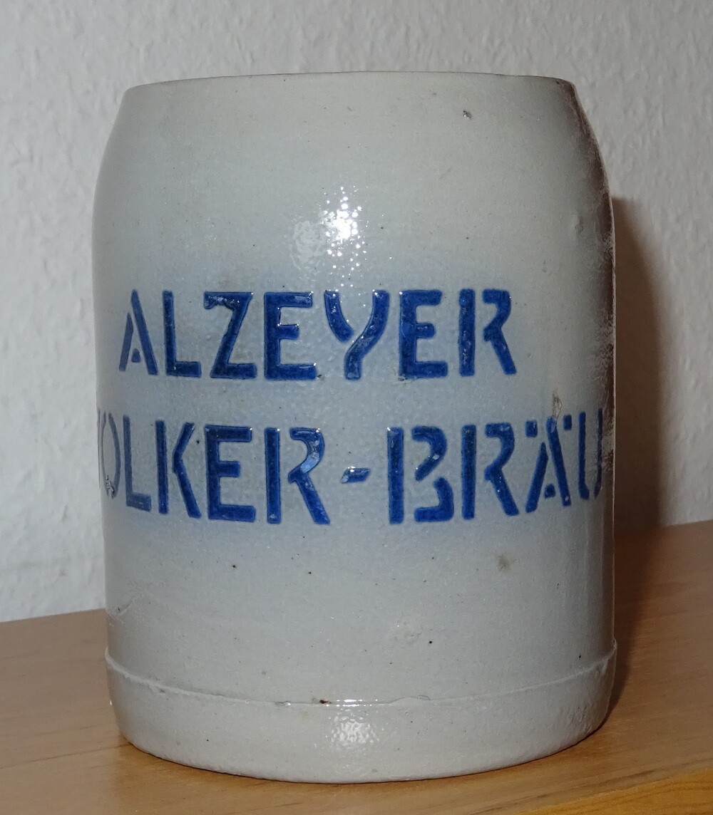 Bierkrug "ALZEYER VOLKER - BRÄU" (Kulturverein Guntersblum CC BY-NC-SA)