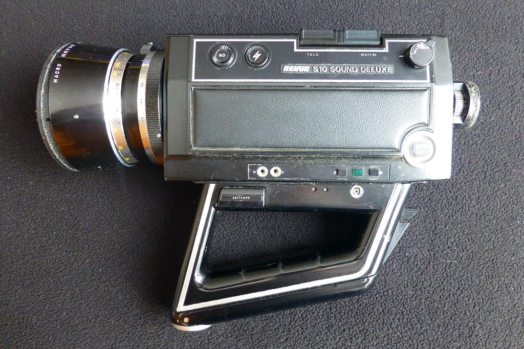 Super 8 Filmkamera Revue S10 Sound Deluxe R (Museum Guntersblum CC BY-NC-SA)
